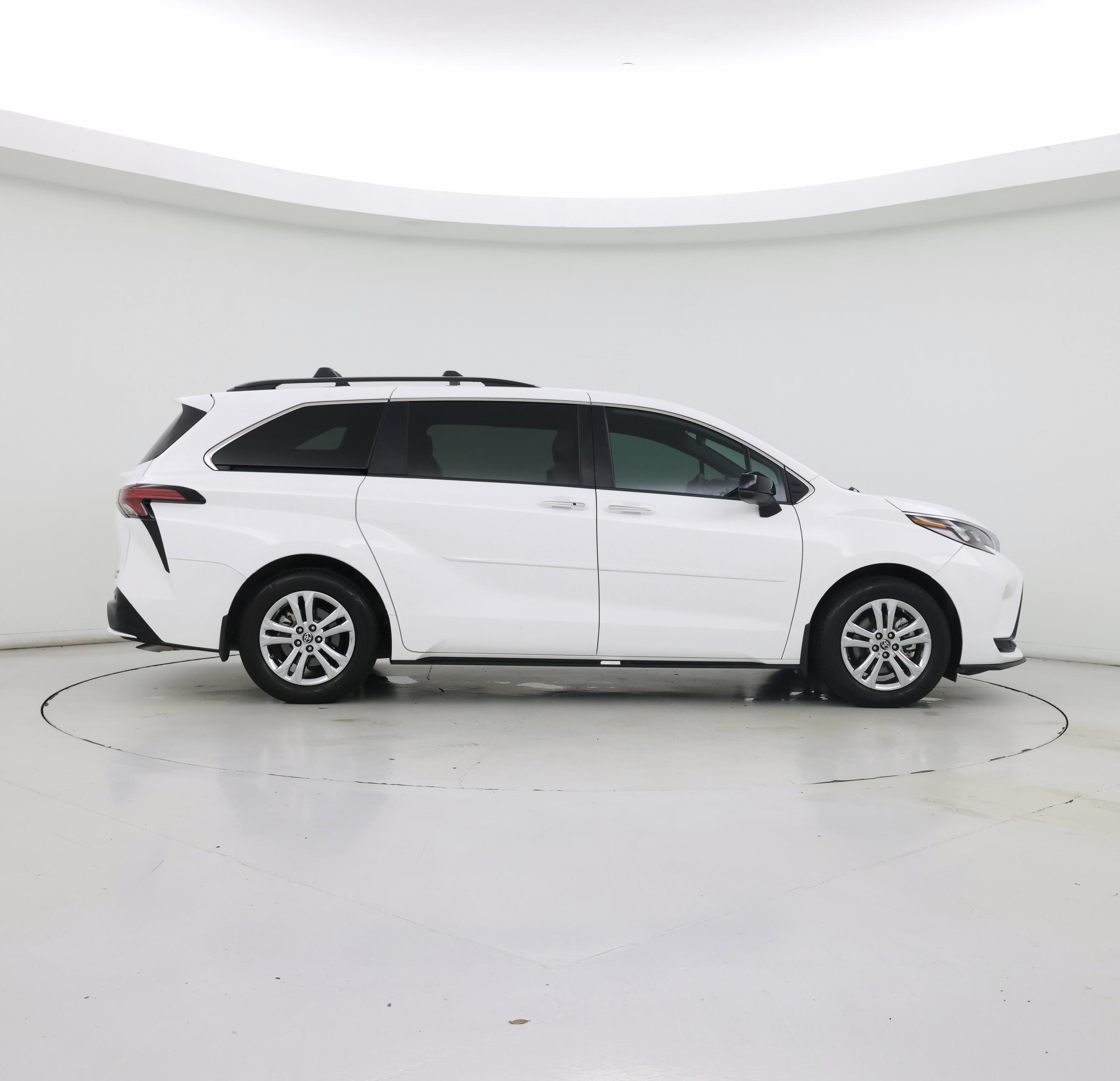 Thumbnail: 2022 Toyota Sienna - 7