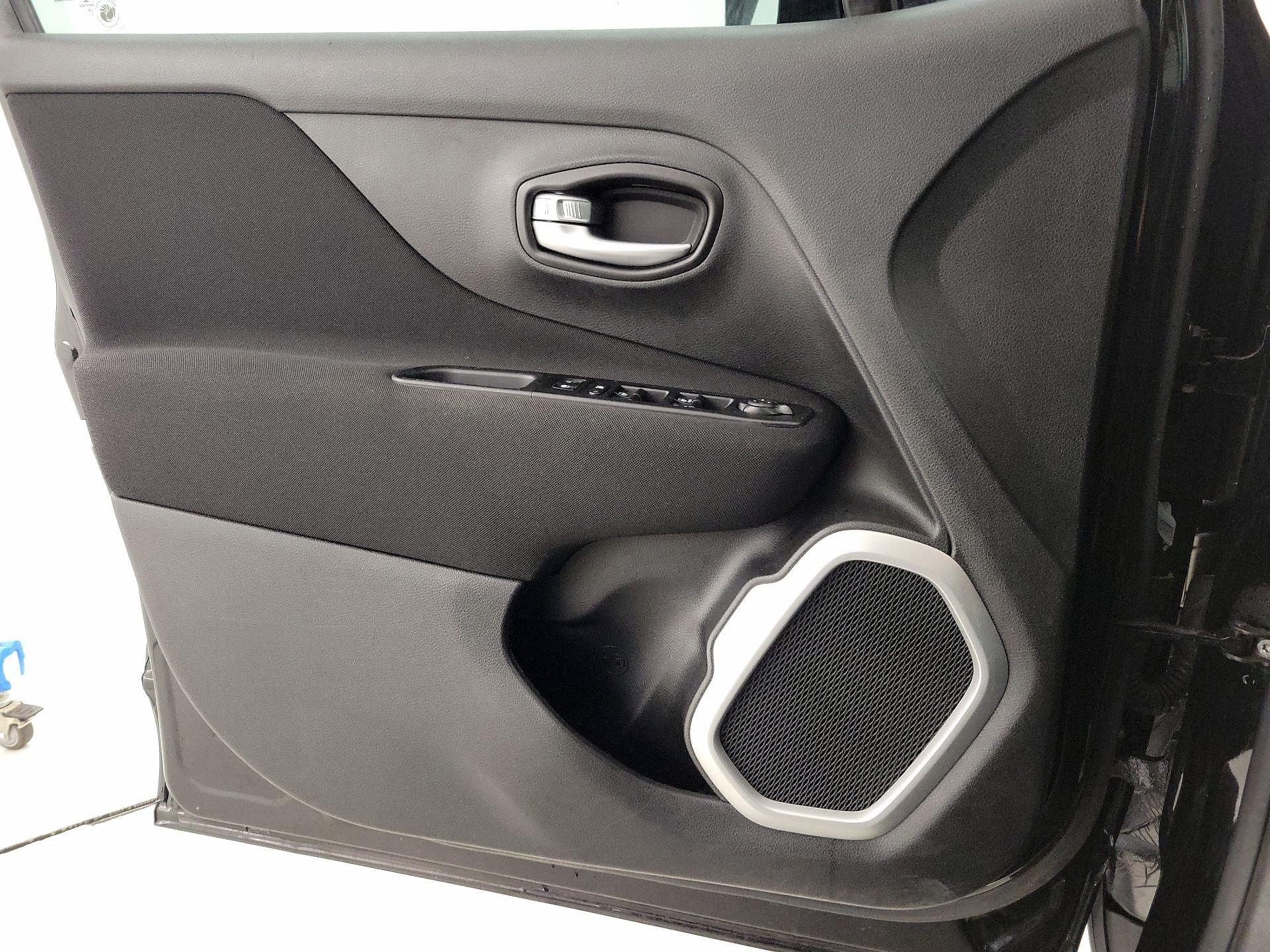 Thumbnail: 2020 Jeep Renegade - 12