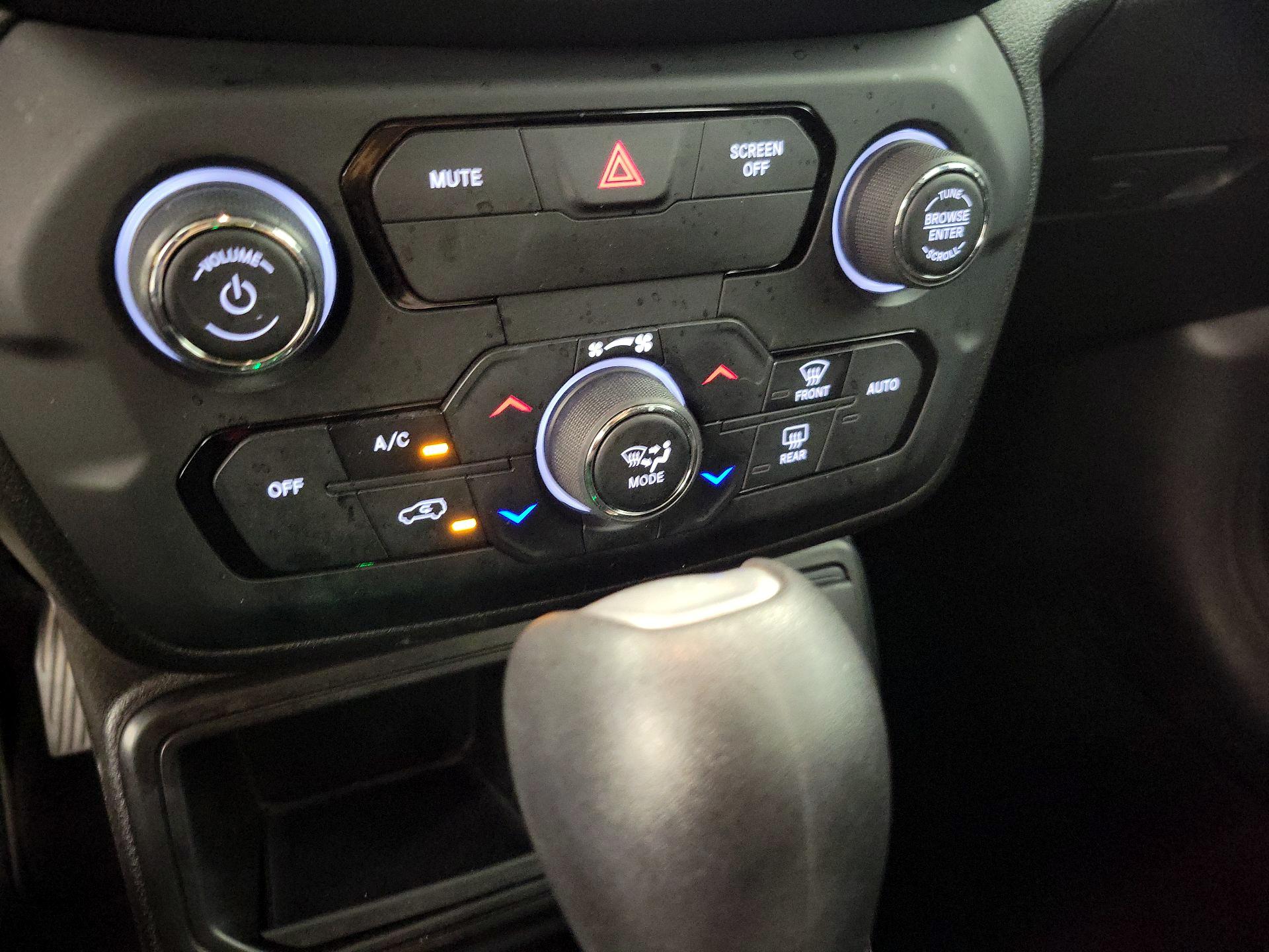 Thumbnail: 2020 Jeep Renegade - 16