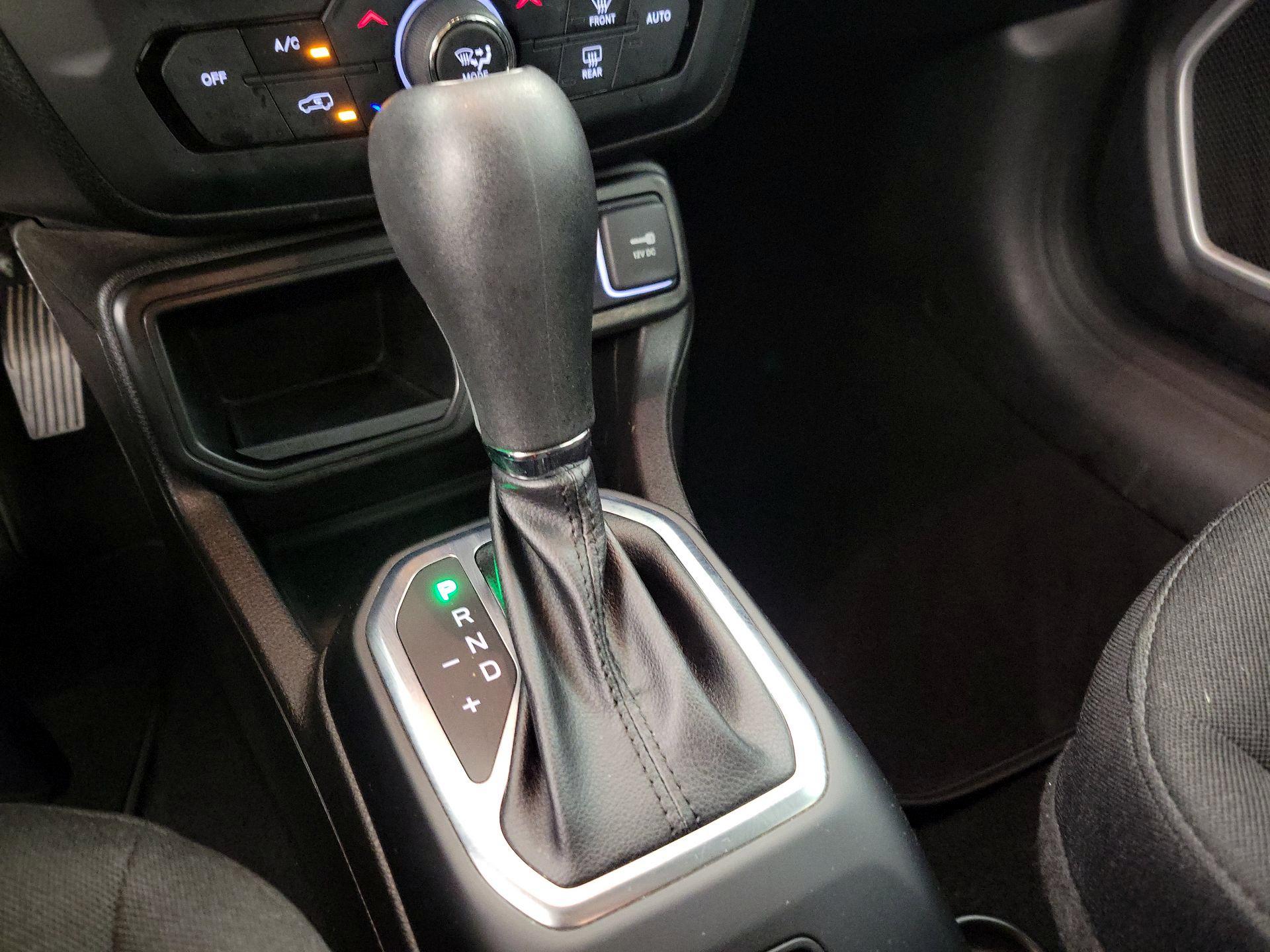 Thumbnail: 2020 Jeep Renegade - 17