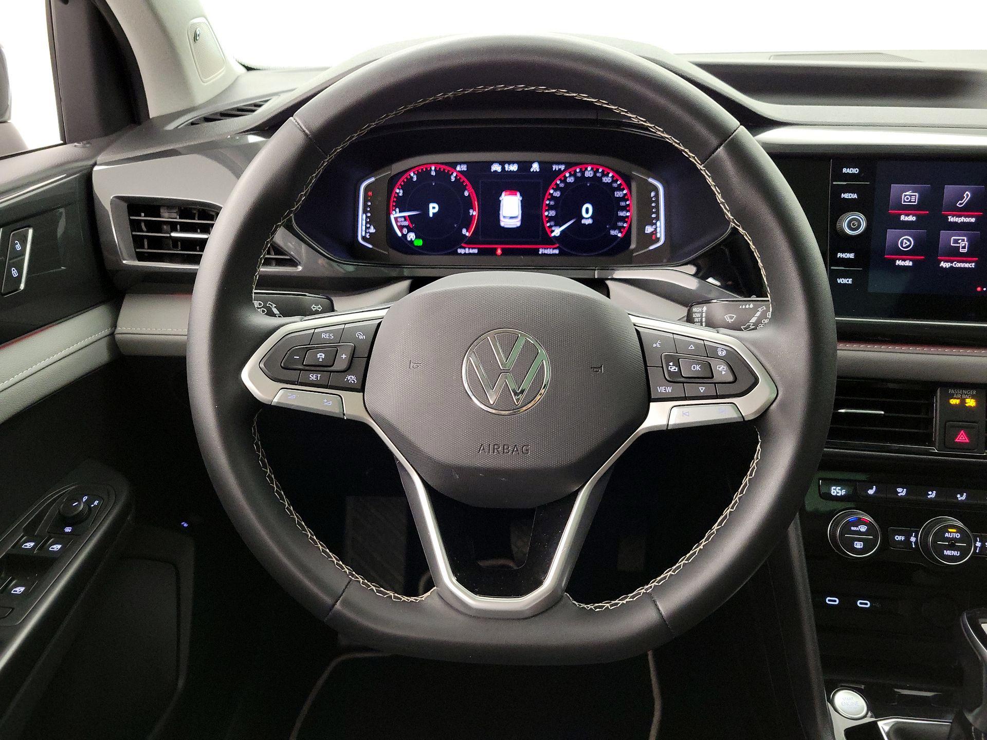 Thumbnail: 2023 Volkswagen Taos - 10