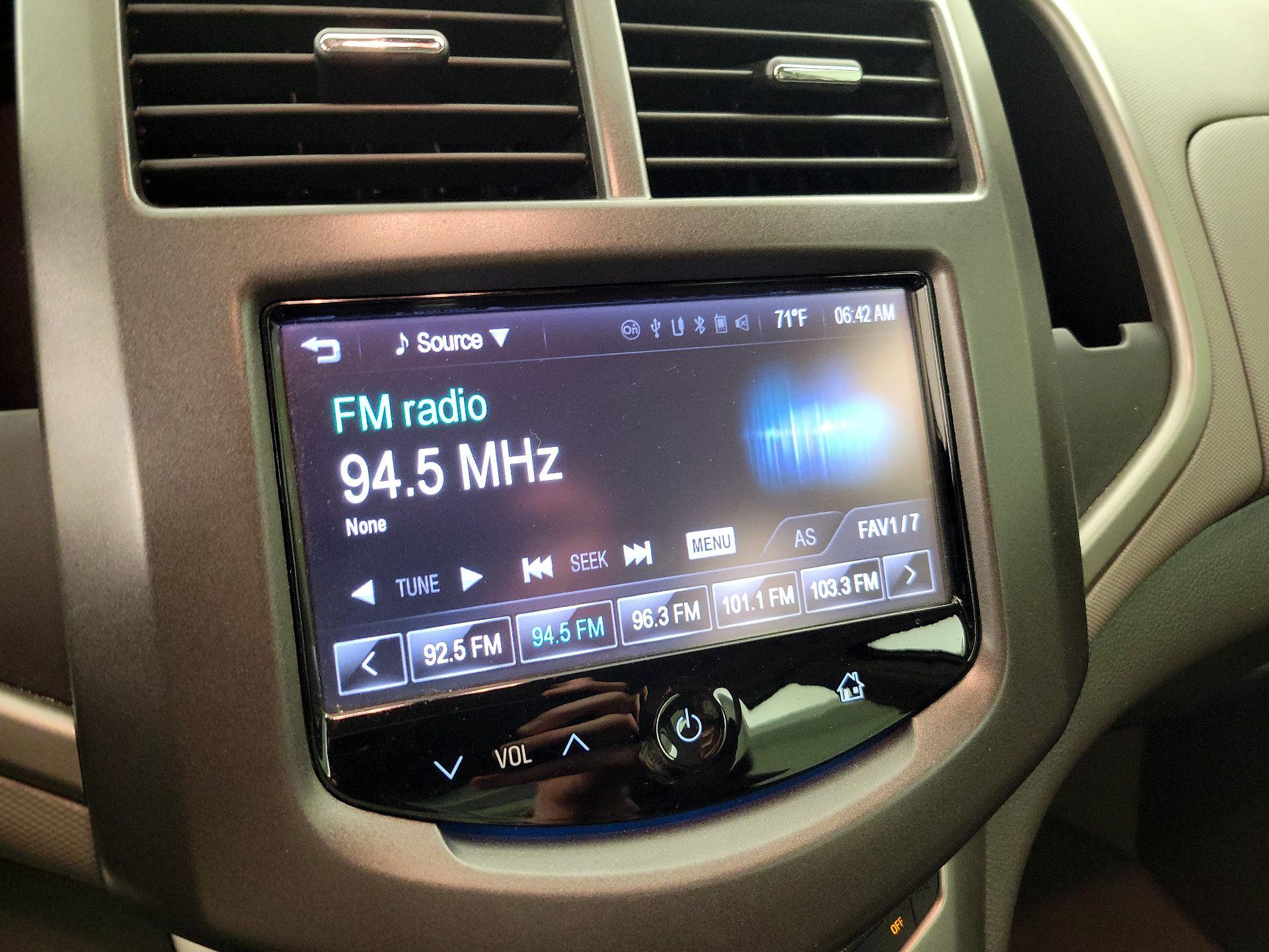 Thumbnail: 2015 Chevrolet Sonic - 14