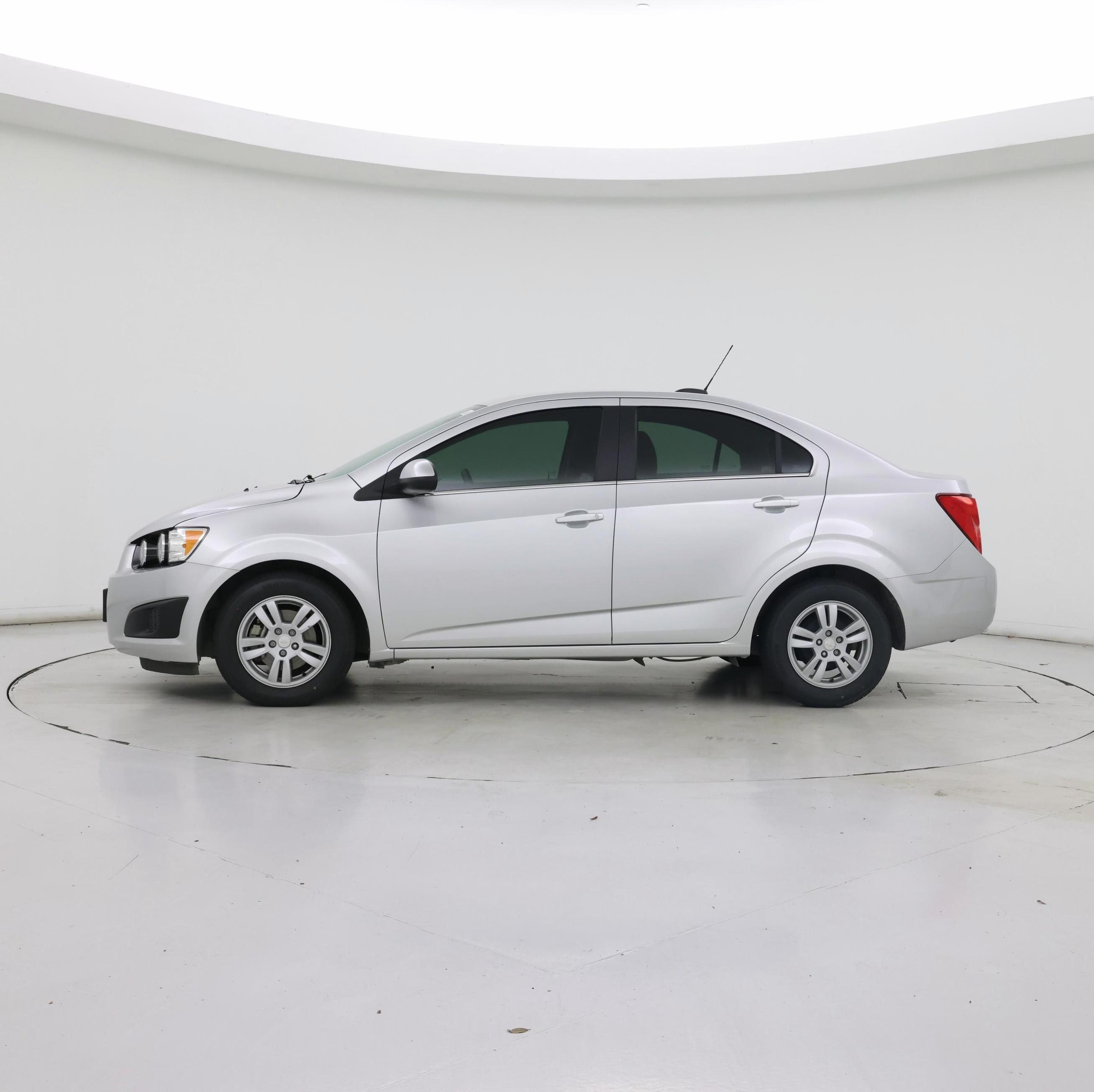 Thumbnail: 2015 Chevrolet Sonic - 3