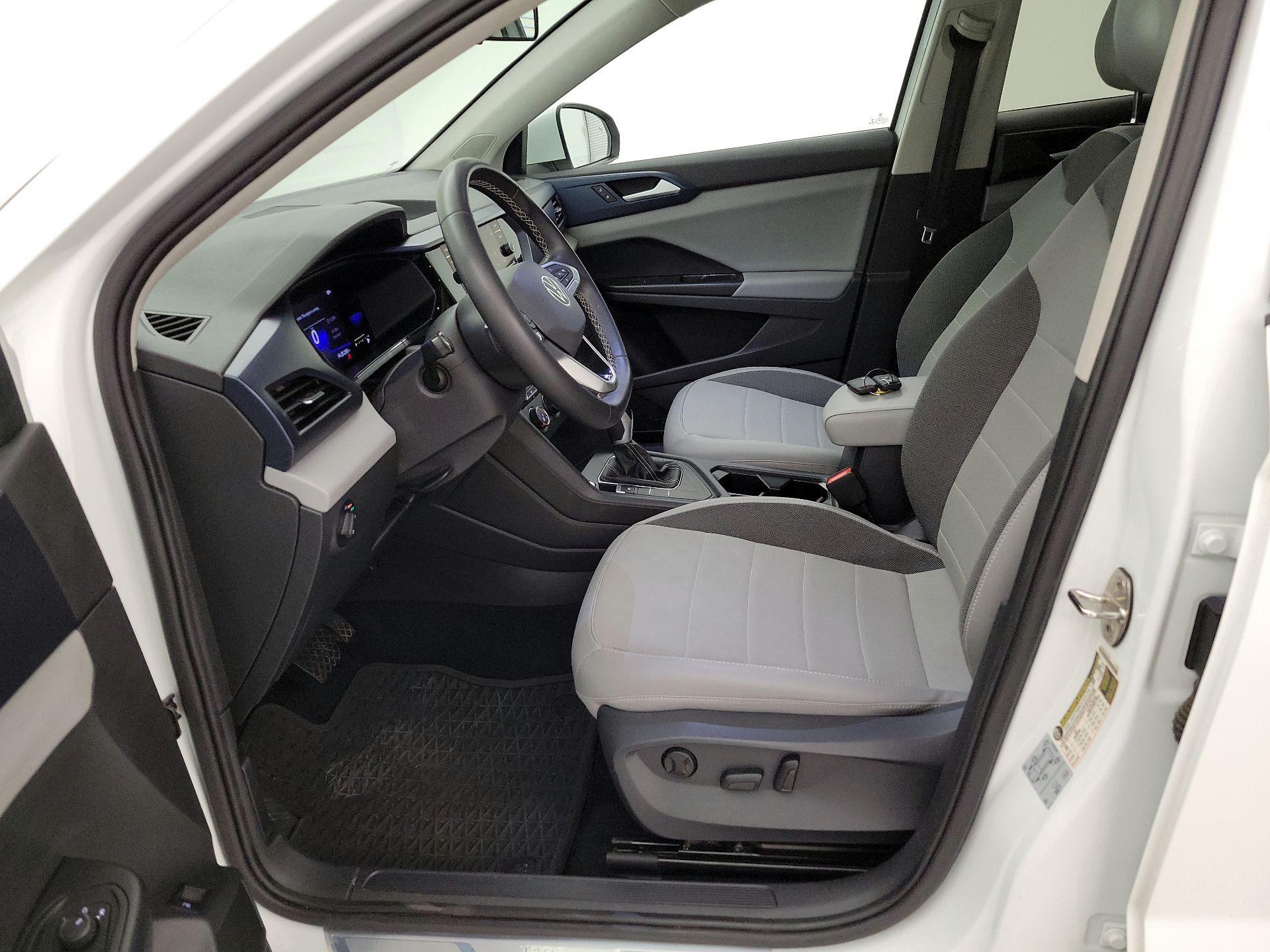 Thumbnail: 2022 Volkswagen Taos - 11