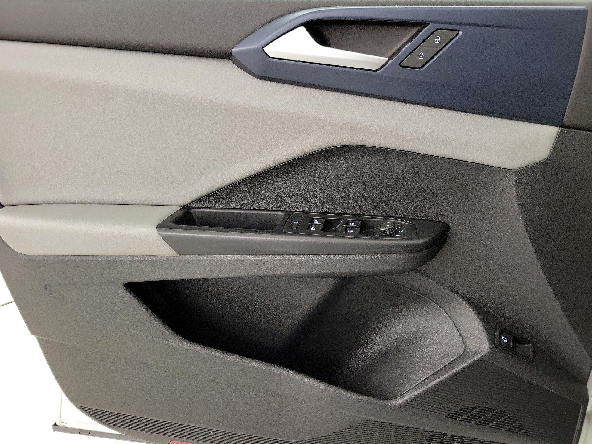 Thumbnail: 2022 Volkswagen Taos - 12