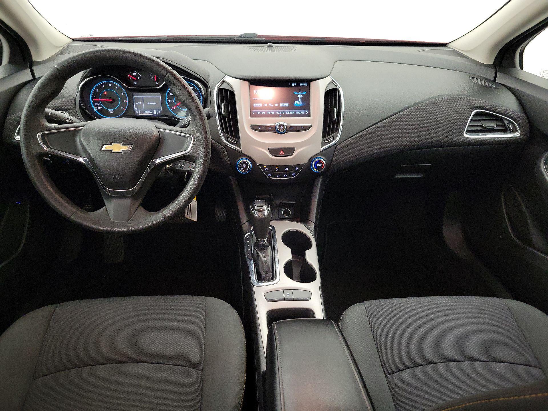 Thumbnail: 2017 Chevrolet Cruze - 9