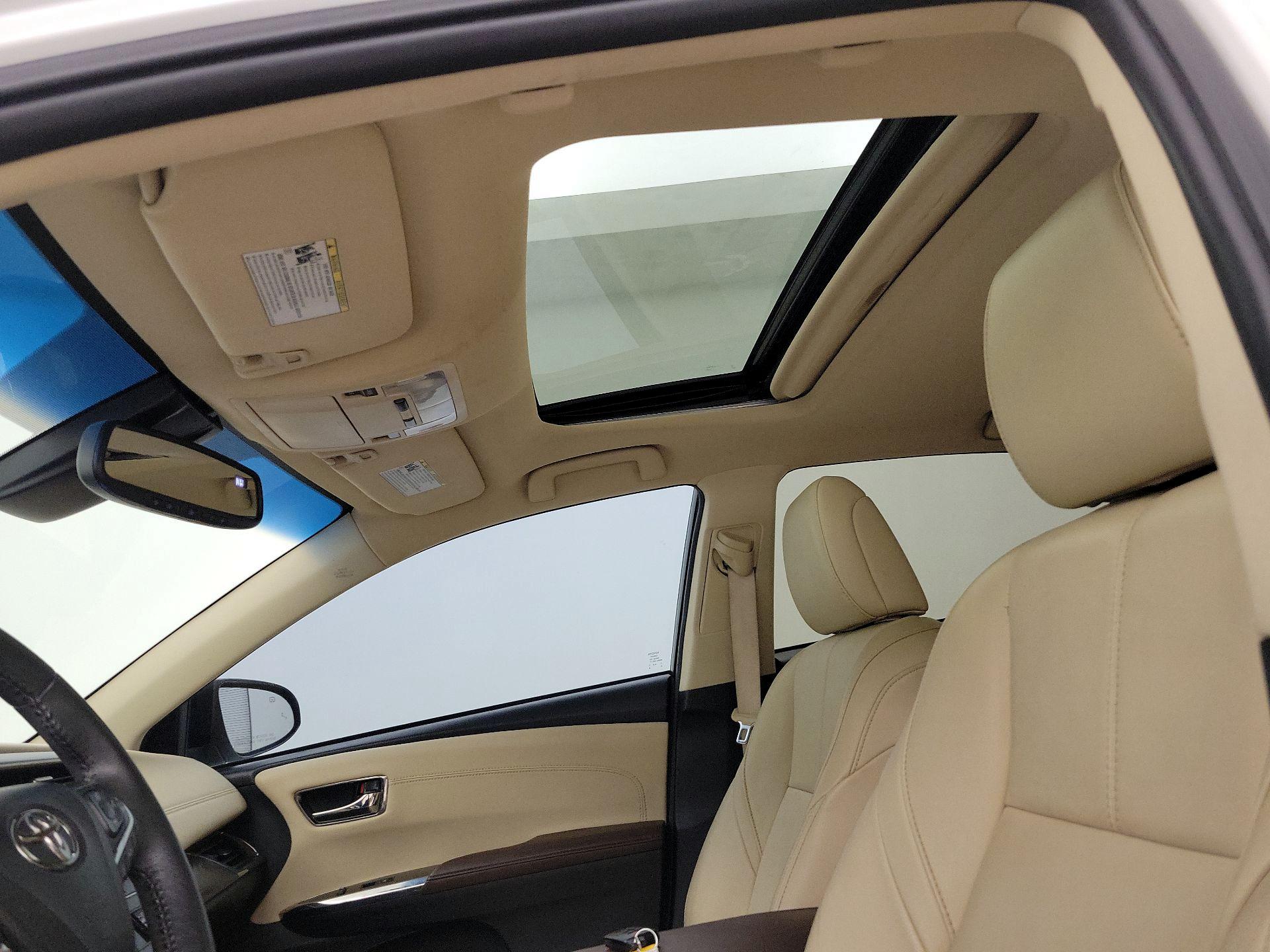 Thumbnail: 2018 Toyota Avalon - 19
