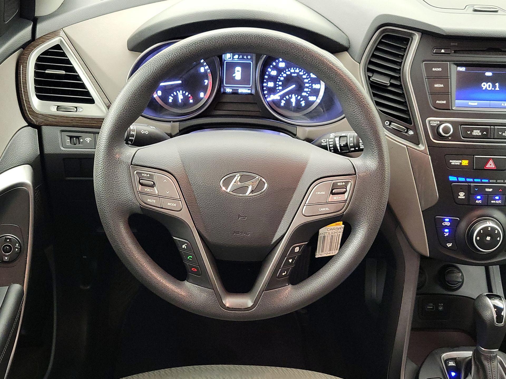 Thumbnail: 2017 Hyundai Santa Fe - 10