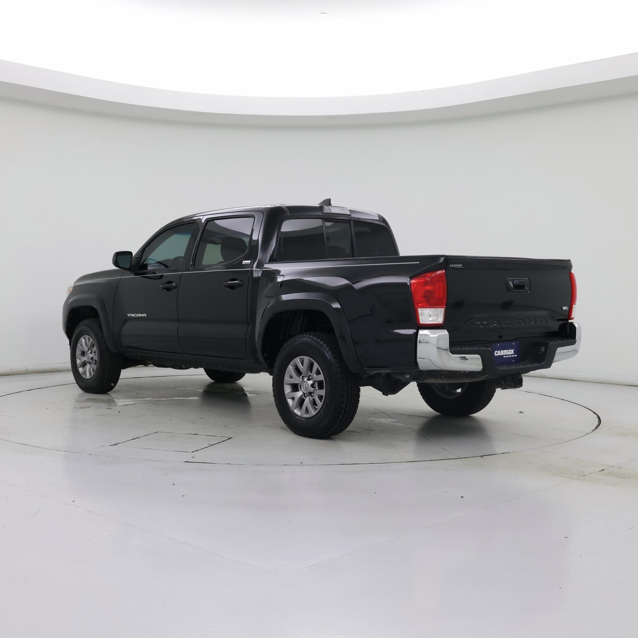 Thumbnail: 2017 Toyota Tacoma - 2