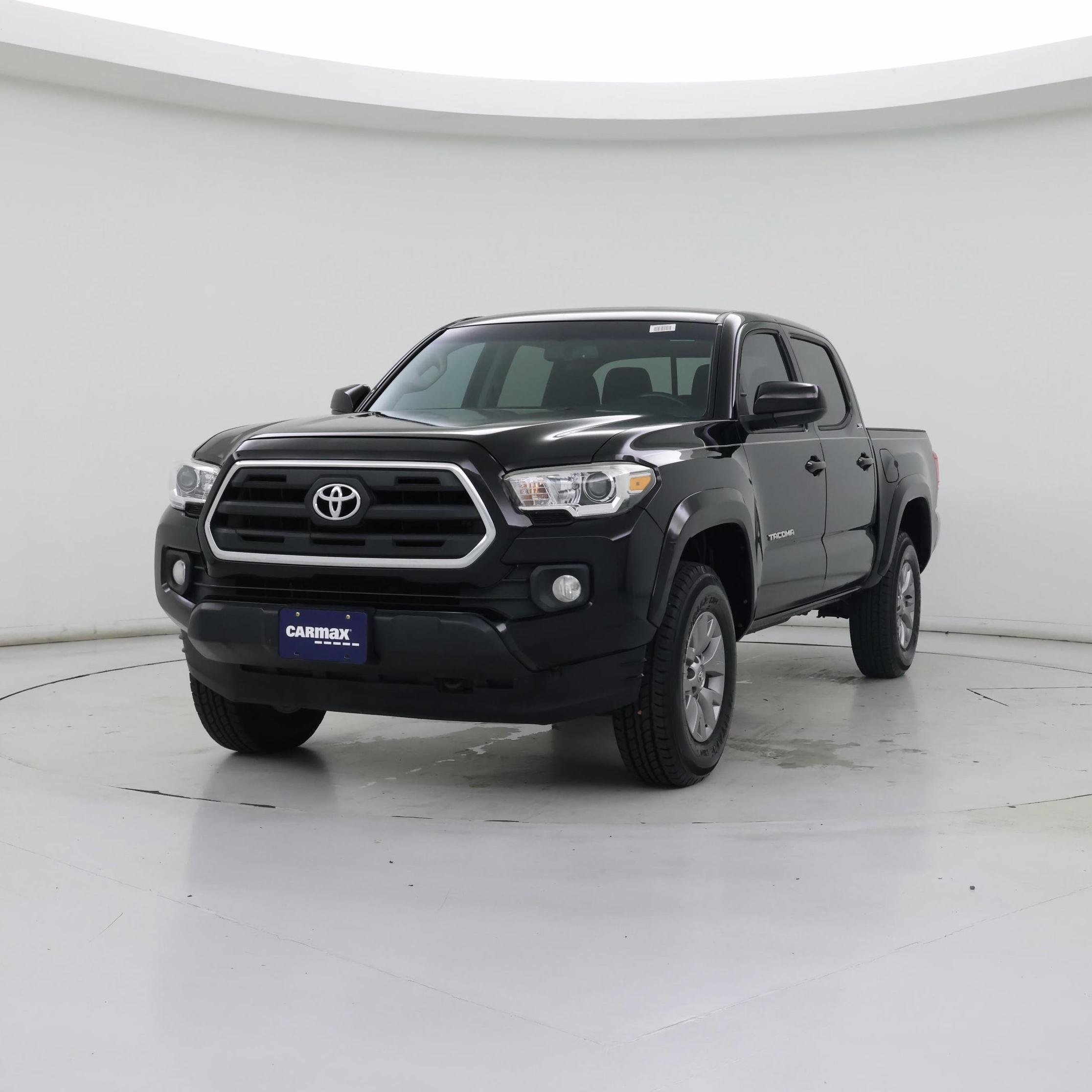 Thumbnail: 2017 Toyota Tacoma - 4