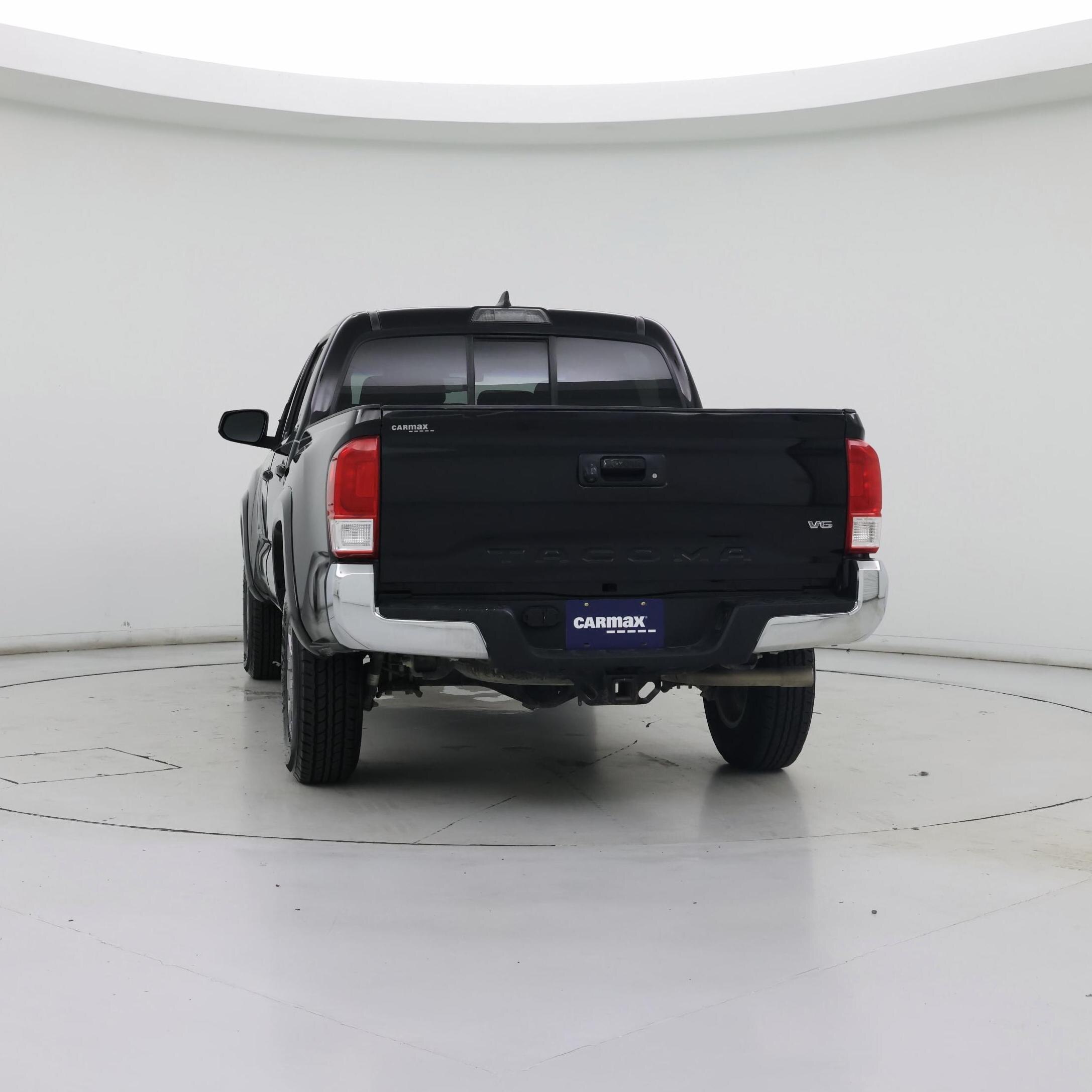 Thumbnail: 2017 Toyota Tacoma - 6