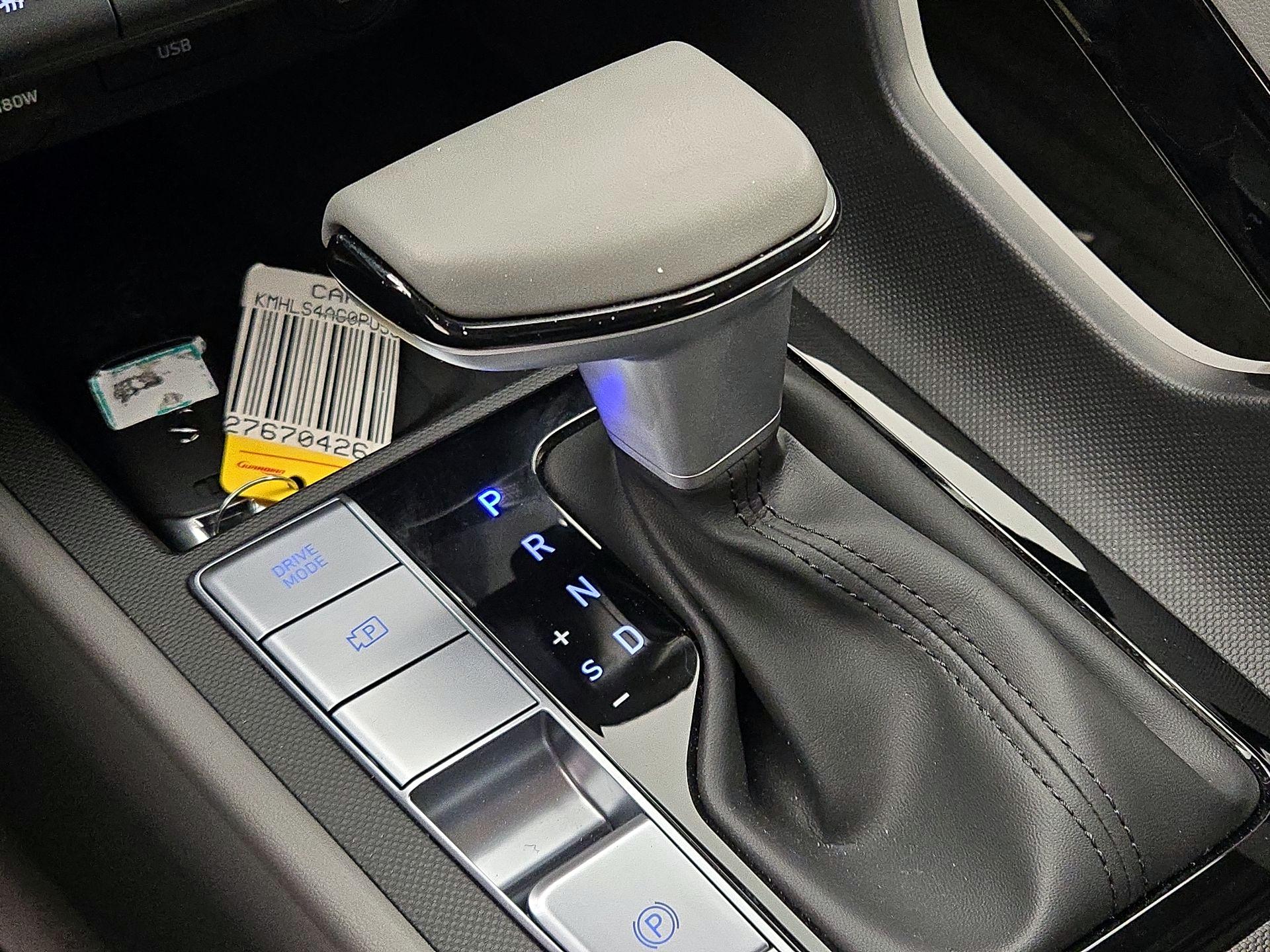Thumbnail: 2023 Hyundai Elantra - 18