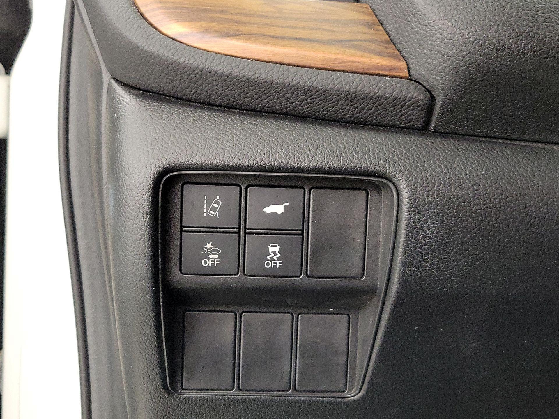 Thumbnail: 2017 Honda CR-V - 13