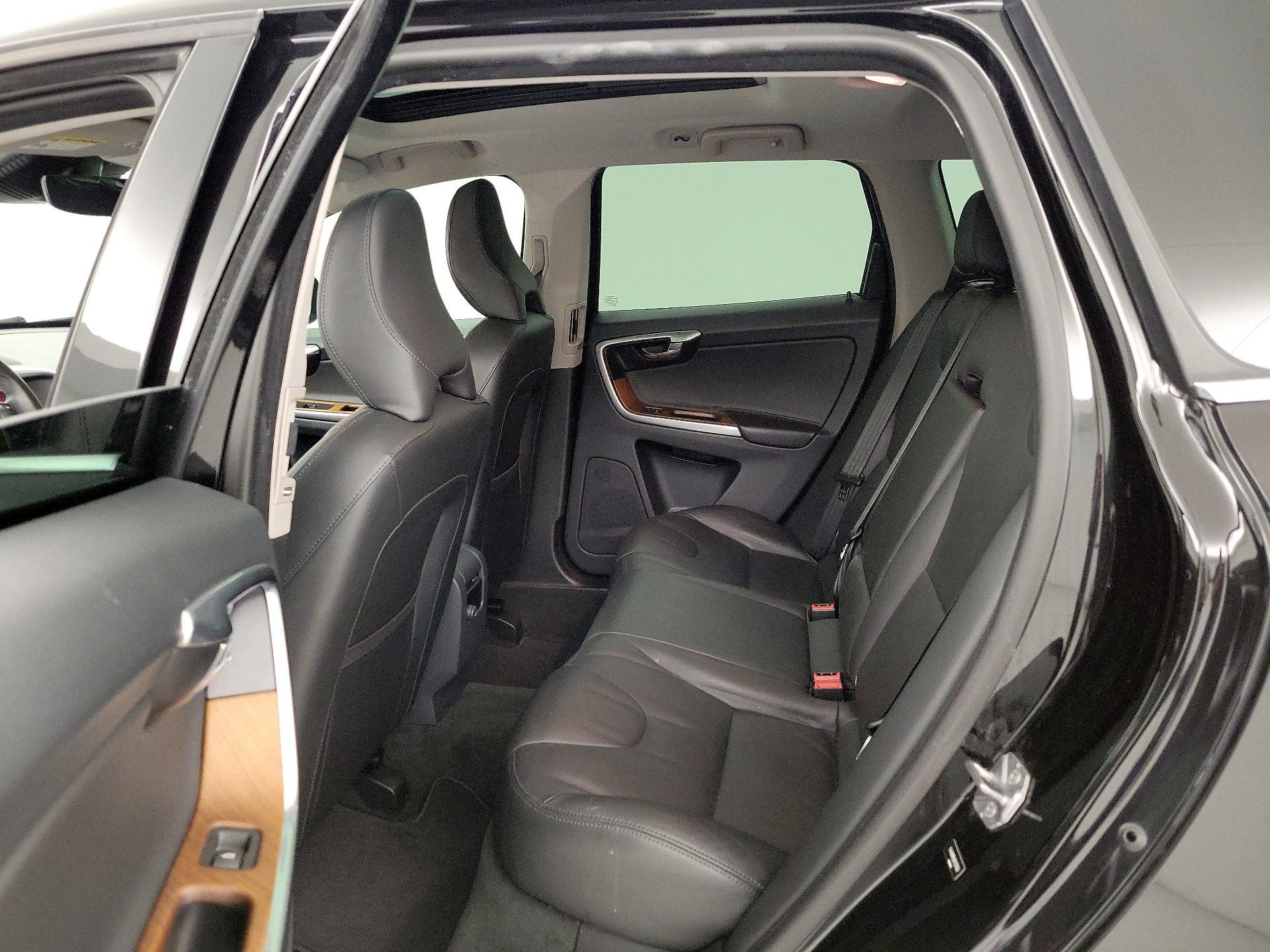 Thumbnail: 2017 Volvo XC60 - 19