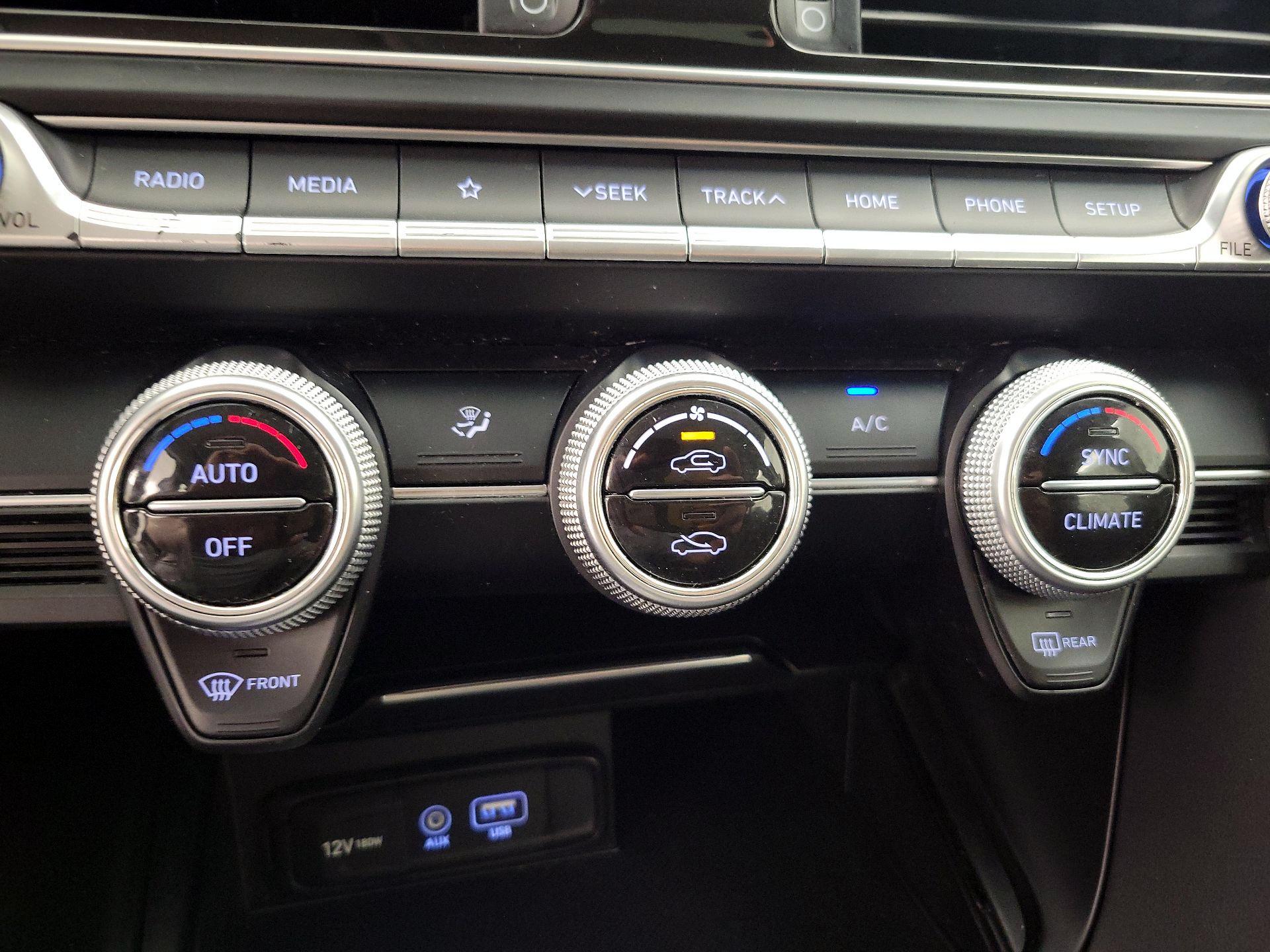 Thumbnail: 2020 Genesis G70 - 16