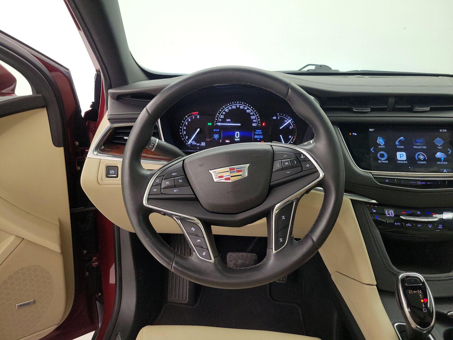 Thumbnail: 2017 Cadillac XT5 - 10