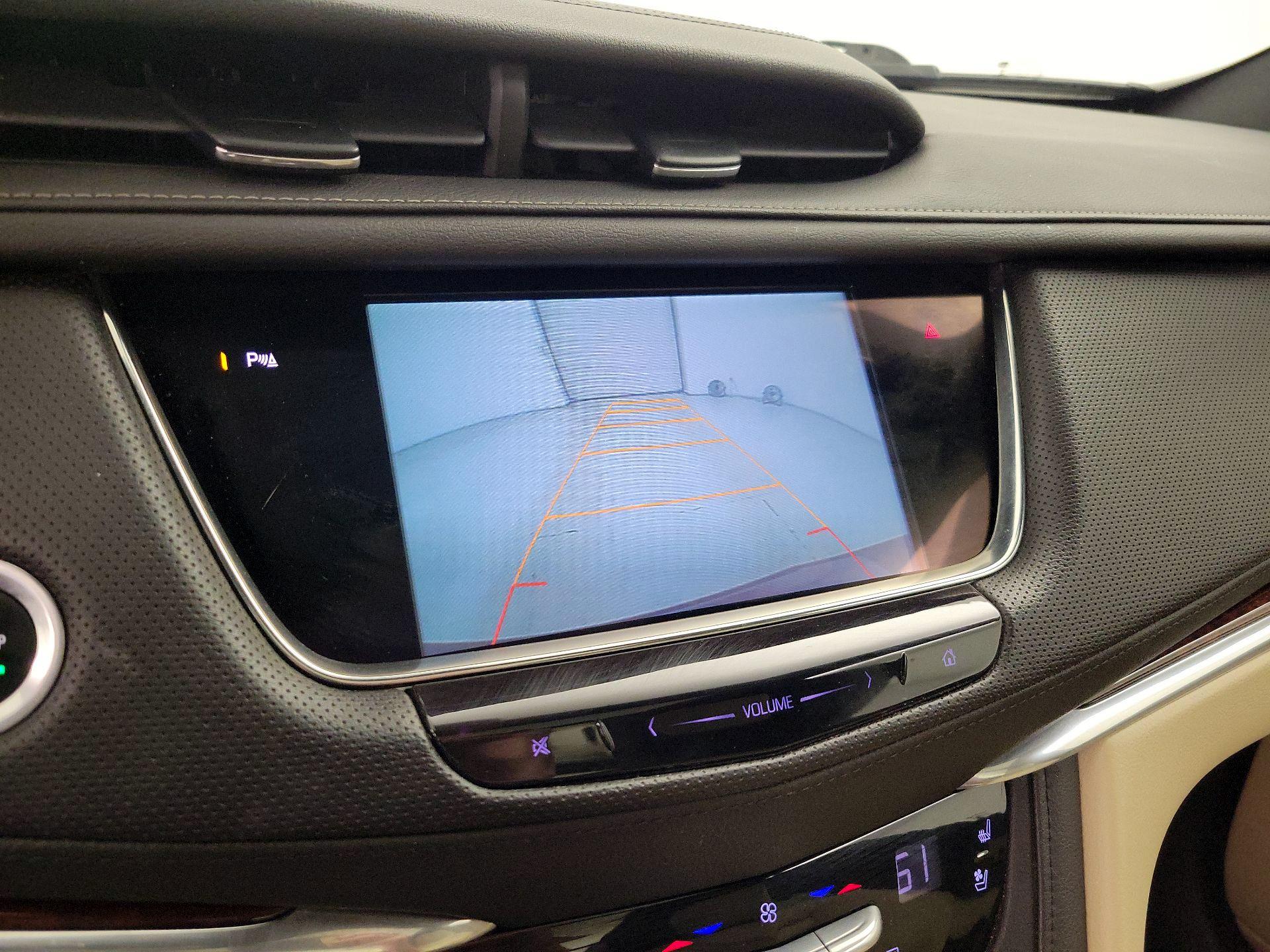 Thumbnail: 2017 Cadillac XT5 - 15