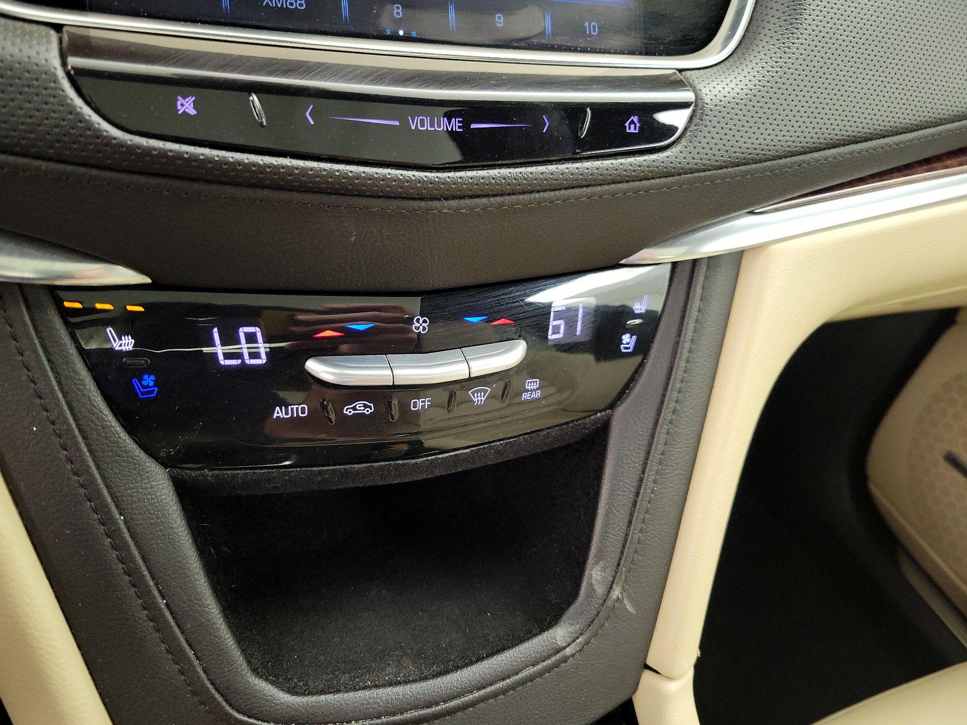 Thumbnail: 2017 Cadillac XT5 - 17