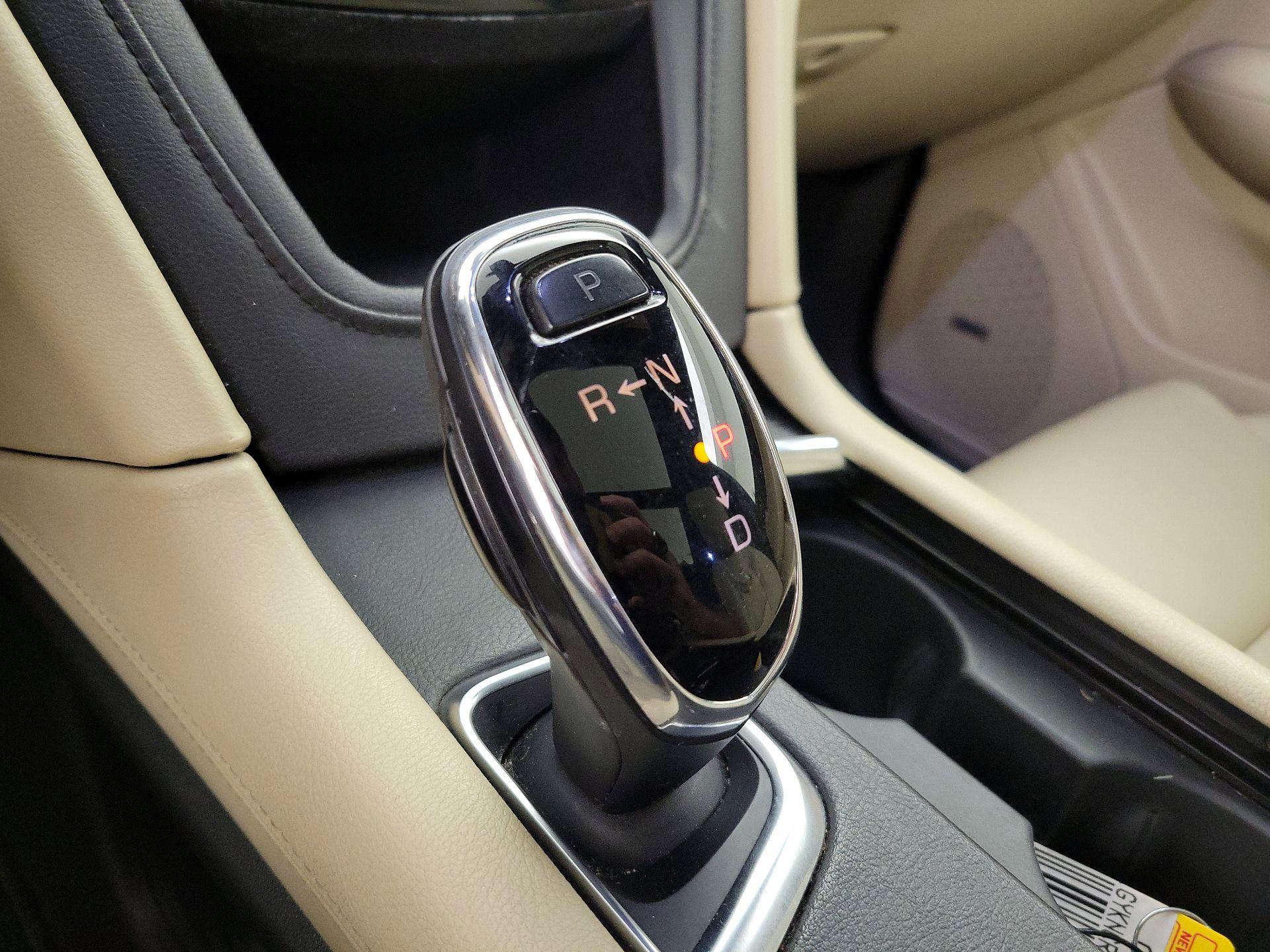 Thumbnail: 2017 Cadillac XT5 - 18