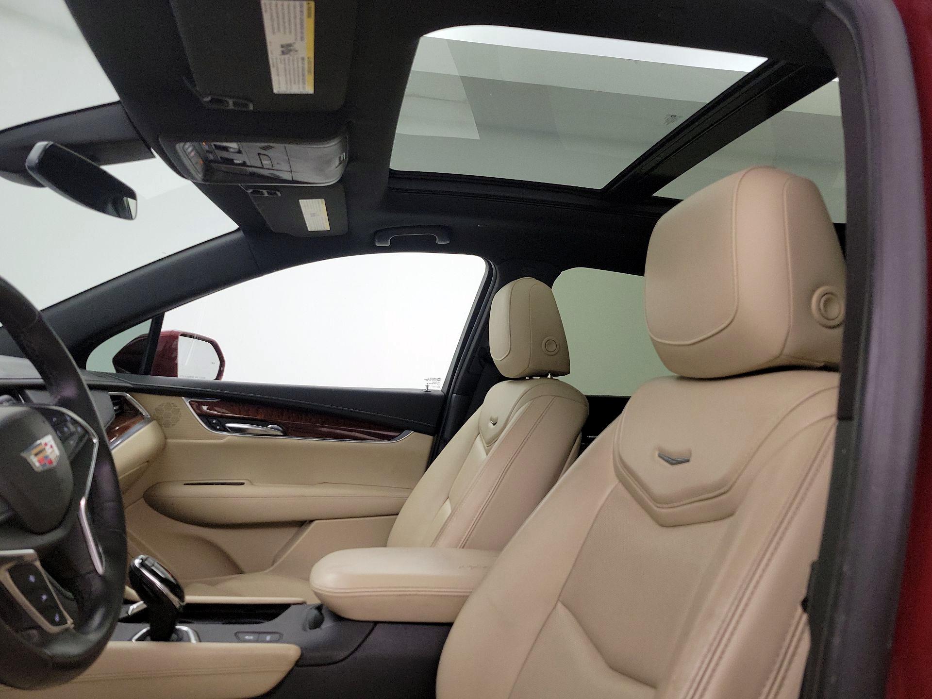 Thumbnail: 2017 Cadillac XT5 - 19