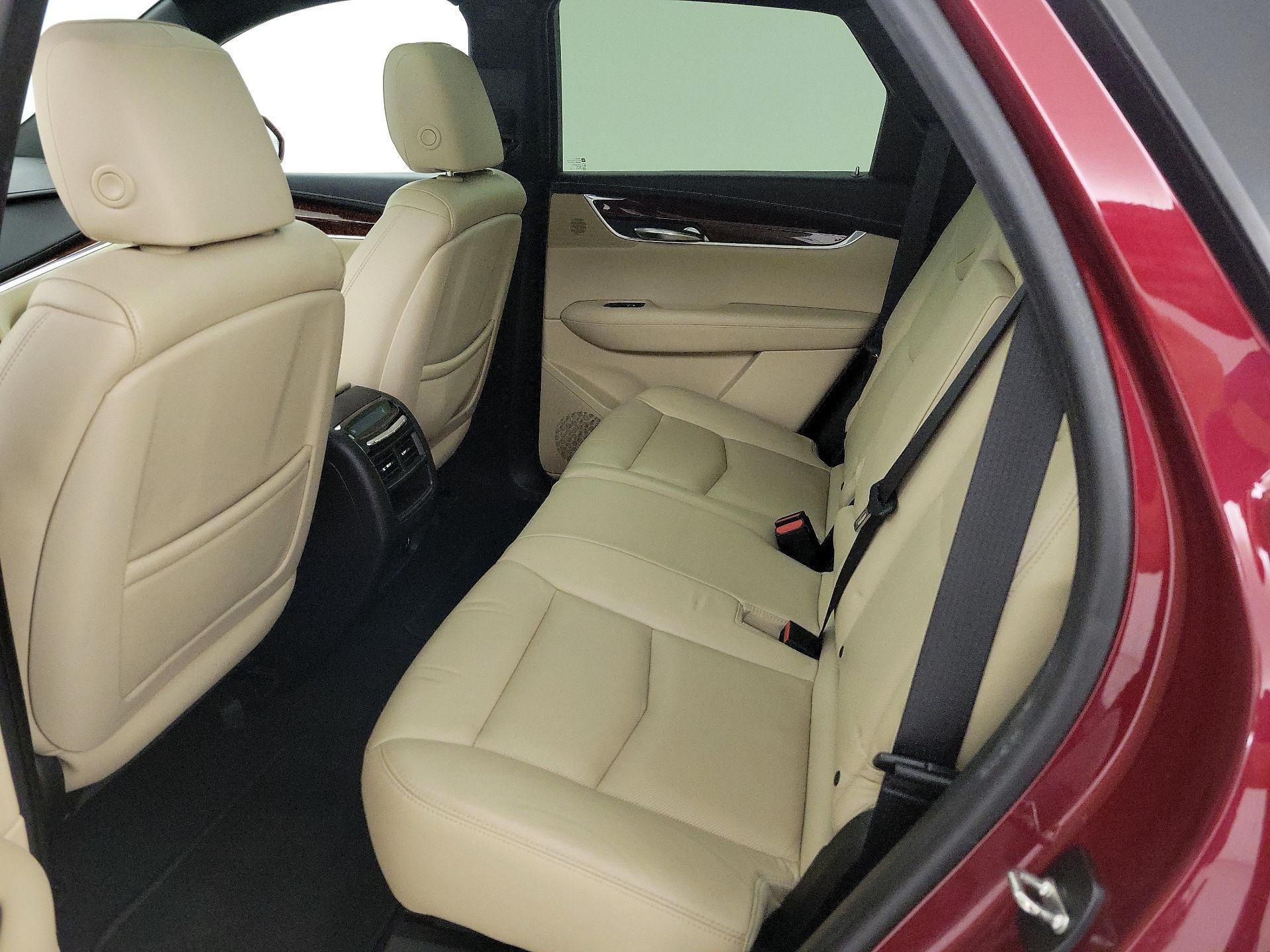 Thumbnail: 2017 Cadillac XT5 - 20