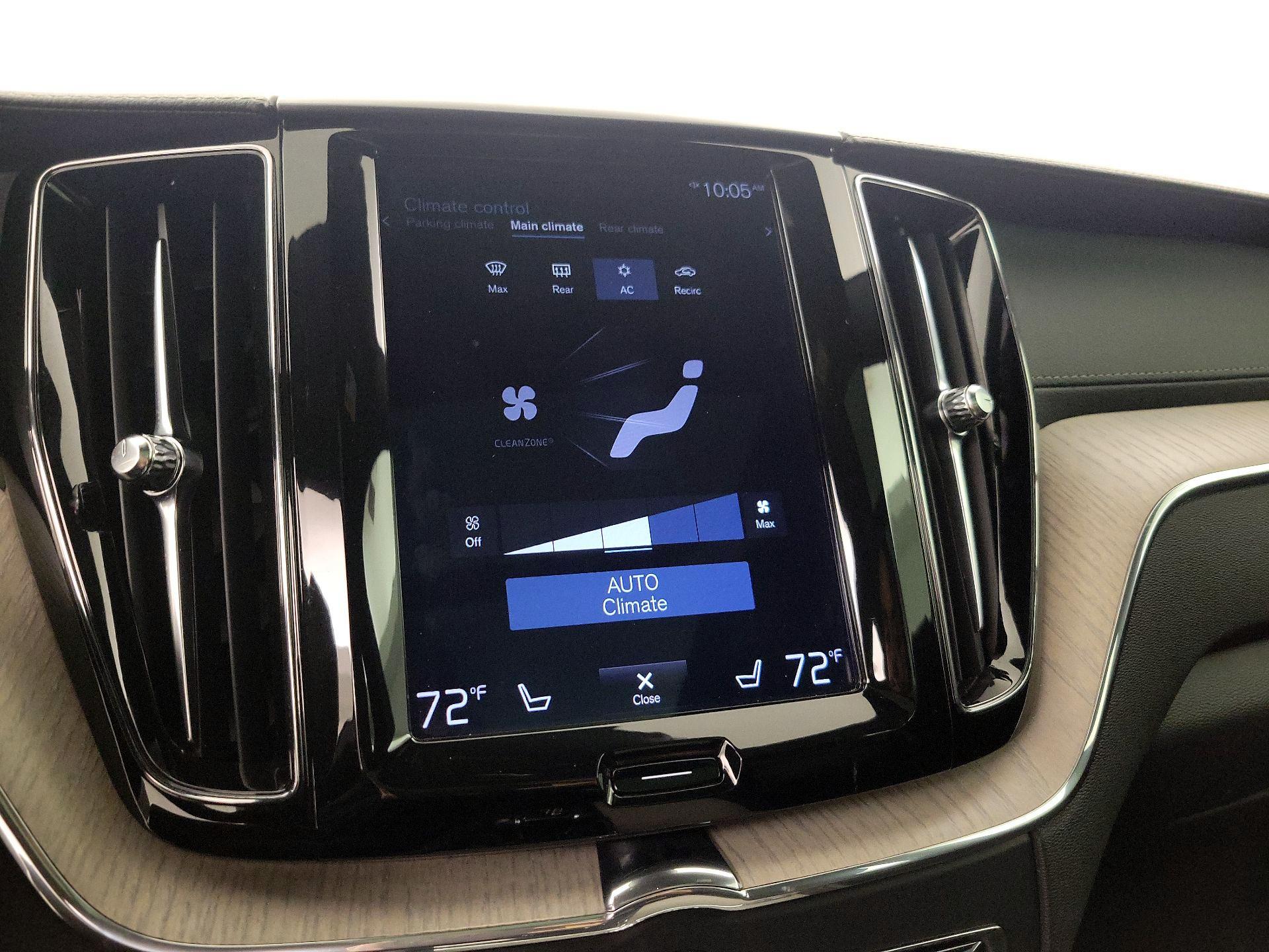 Thumbnail: 2020 Volvo XC60 - 16
