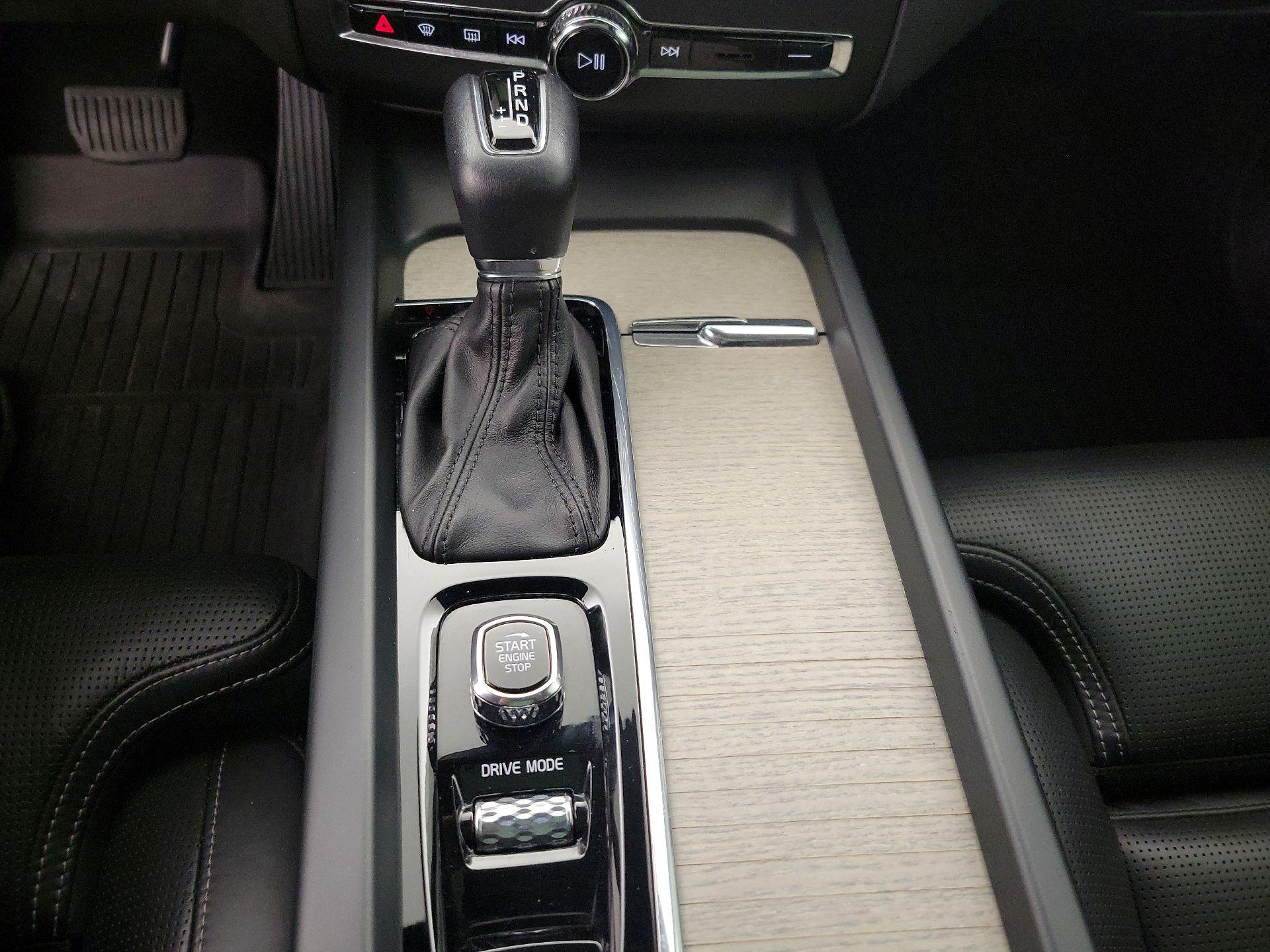 Thumbnail: 2020 Volvo XC60 - 17