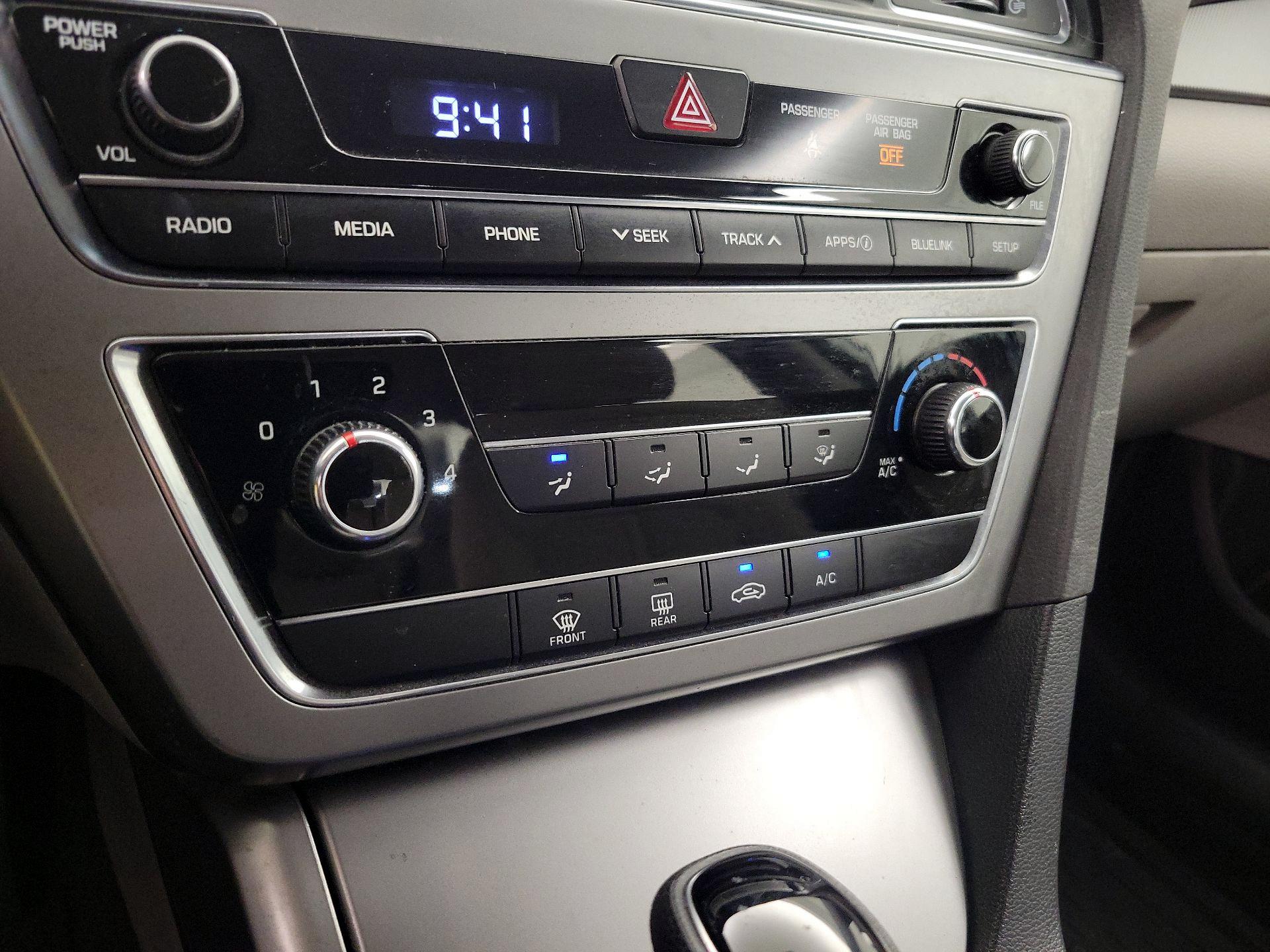 Thumbnail: 2016 Hyundai Sonata - 16