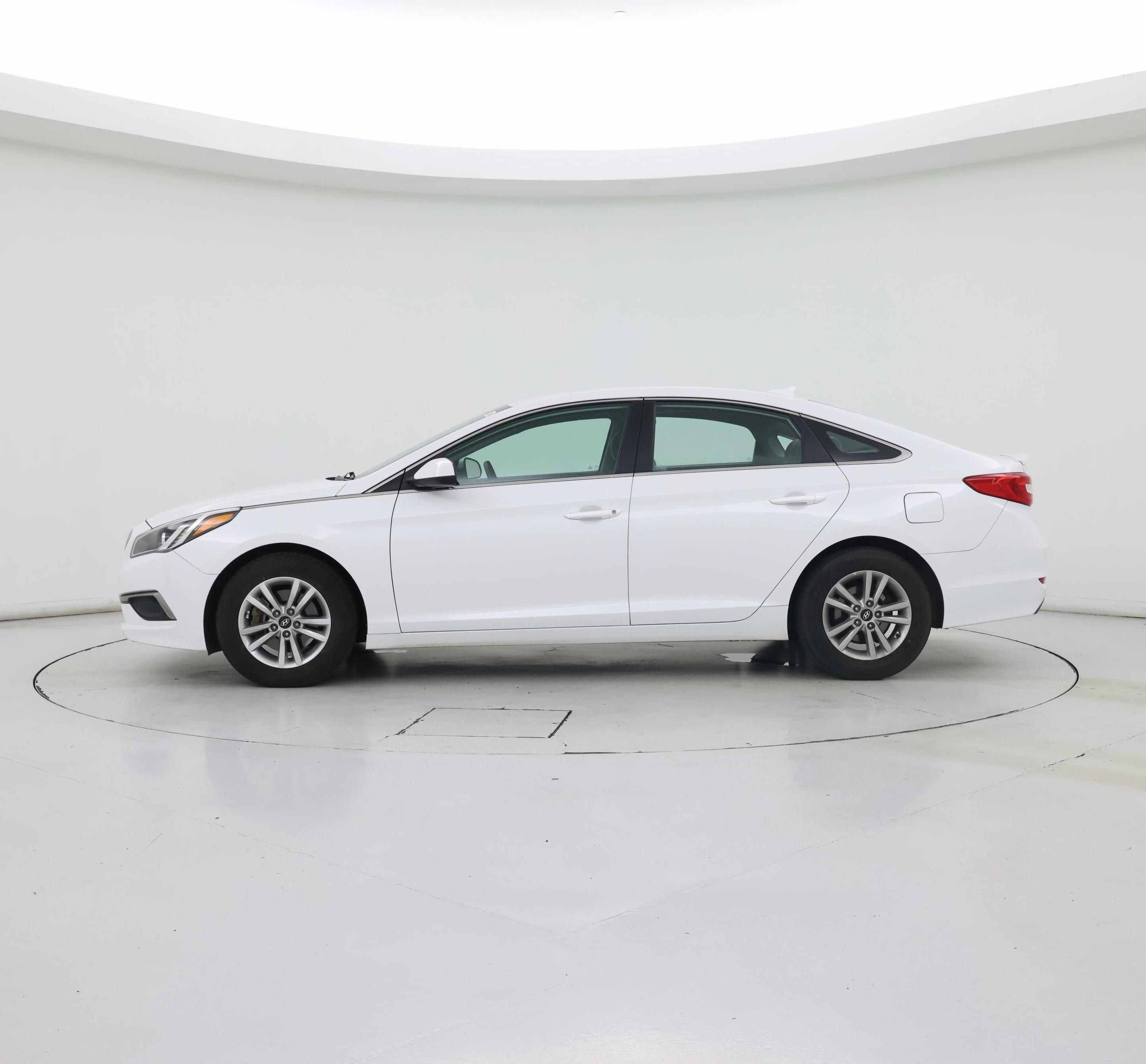 Thumbnail: 2016 Hyundai Sonata - 3