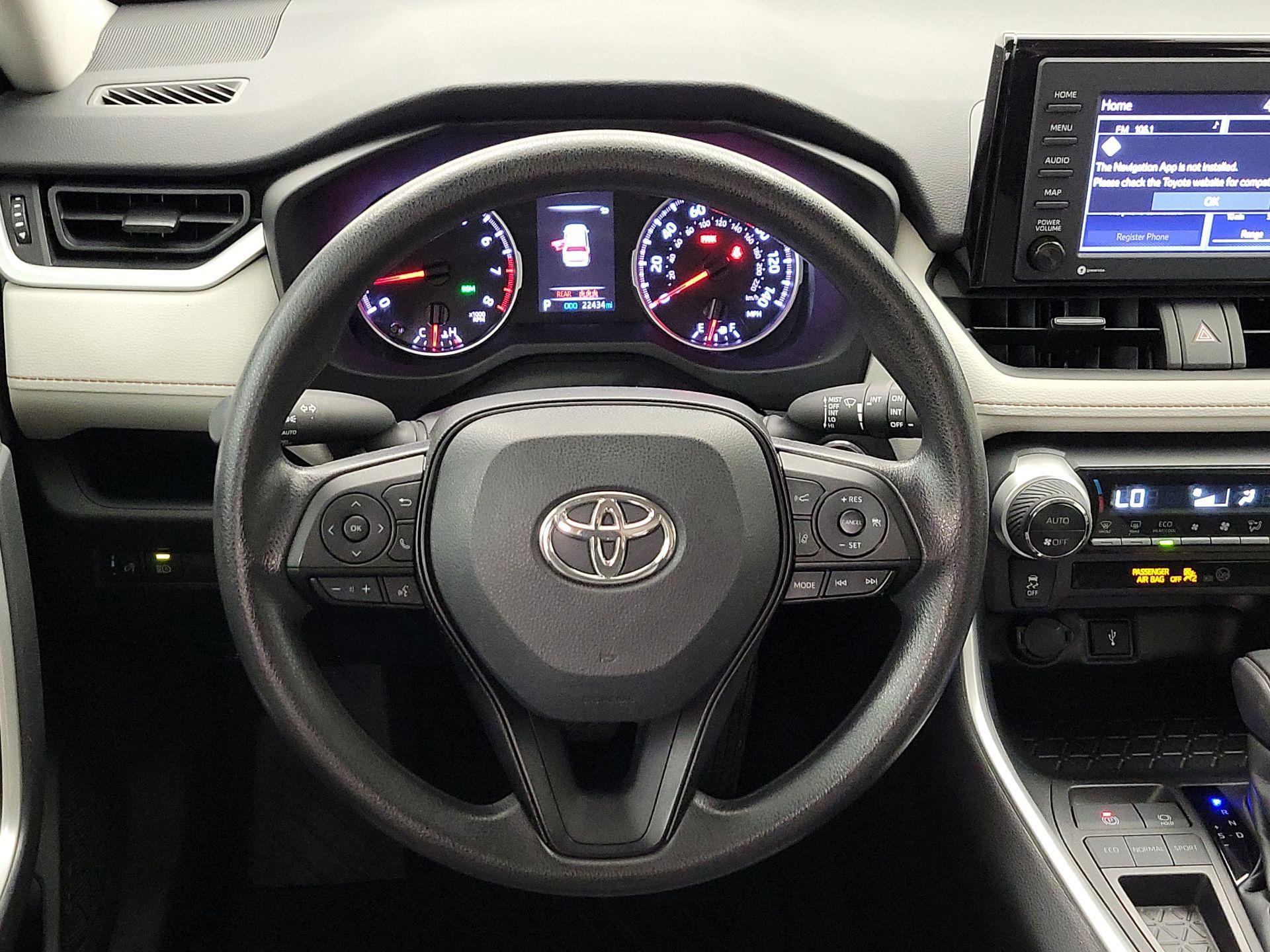 Thumbnail: 2022 Toyota RAV4 - 10