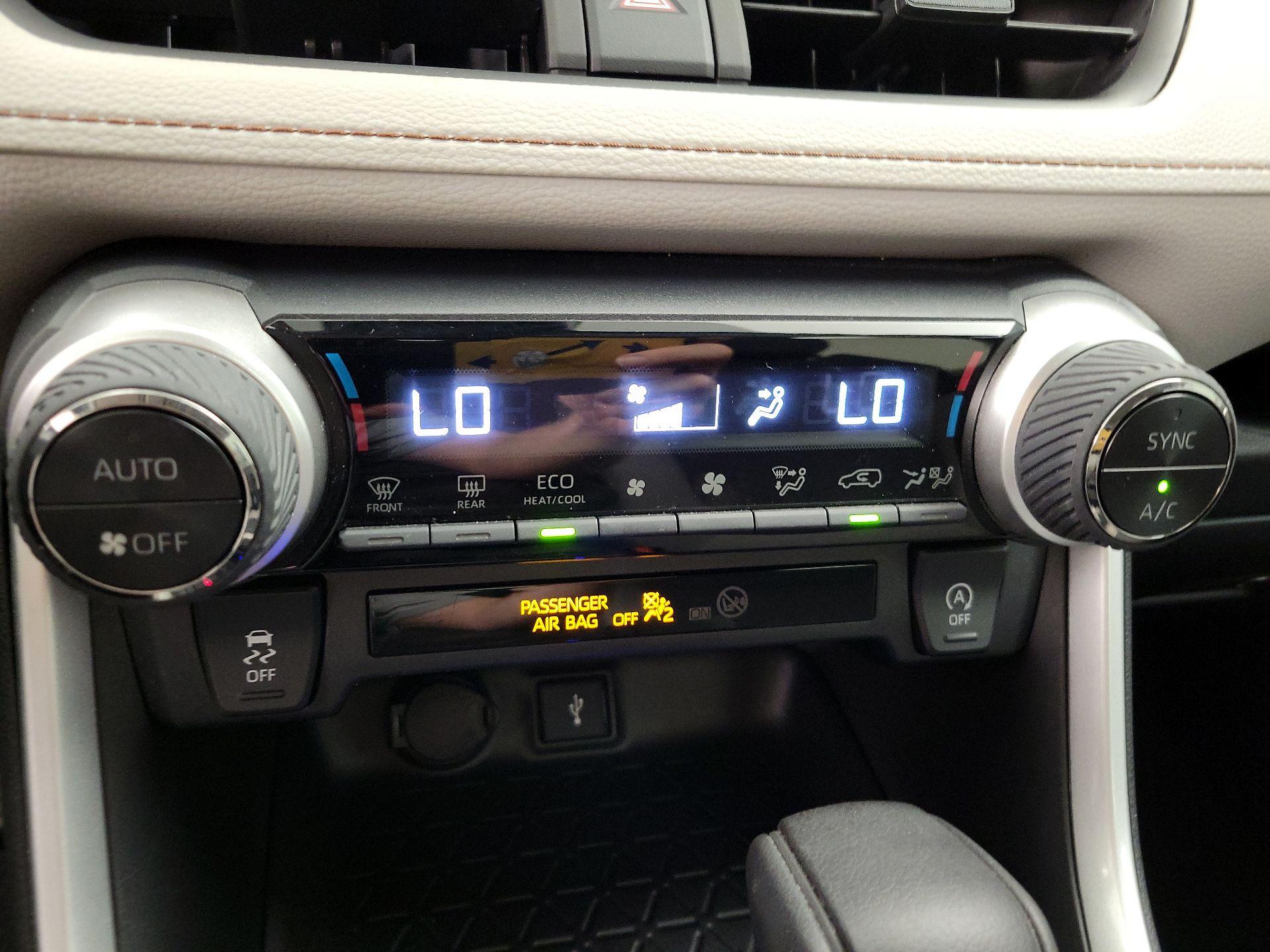 Thumbnail: 2022 Toyota RAV4 - 16