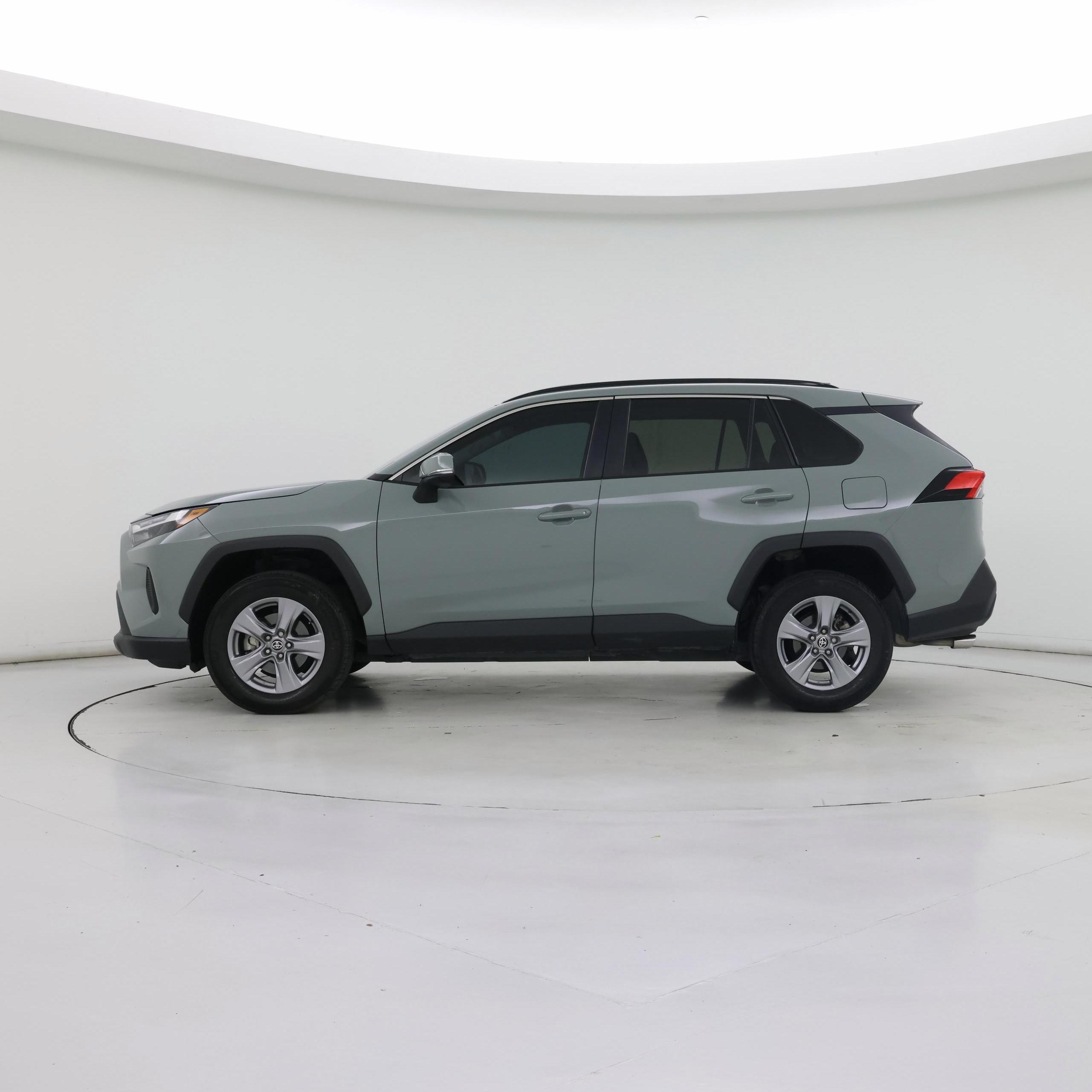 Thumbnail: 2022 Toyota RAV4 - 3