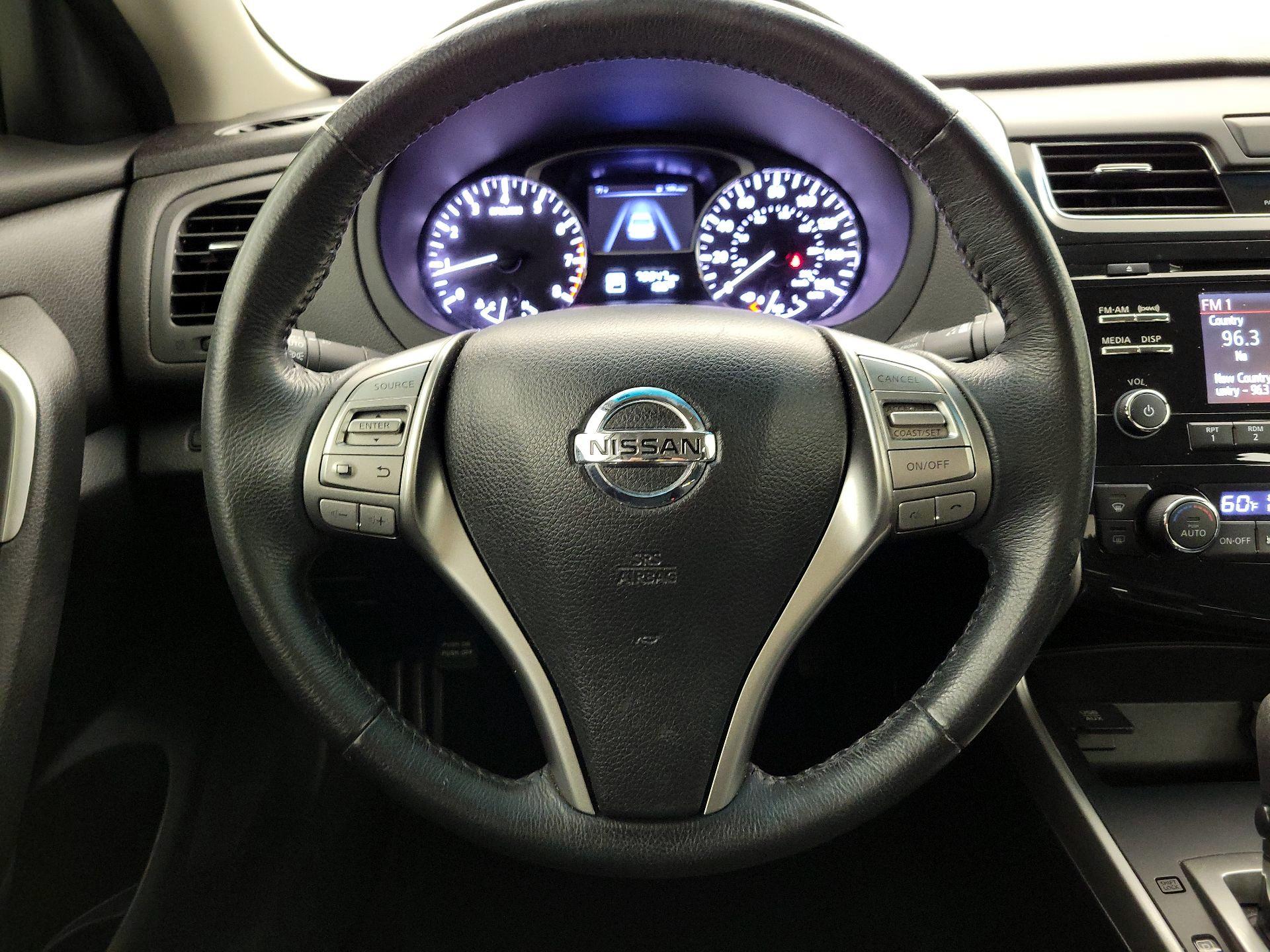Thumbnail: 2015 Nissan Altima - 10
