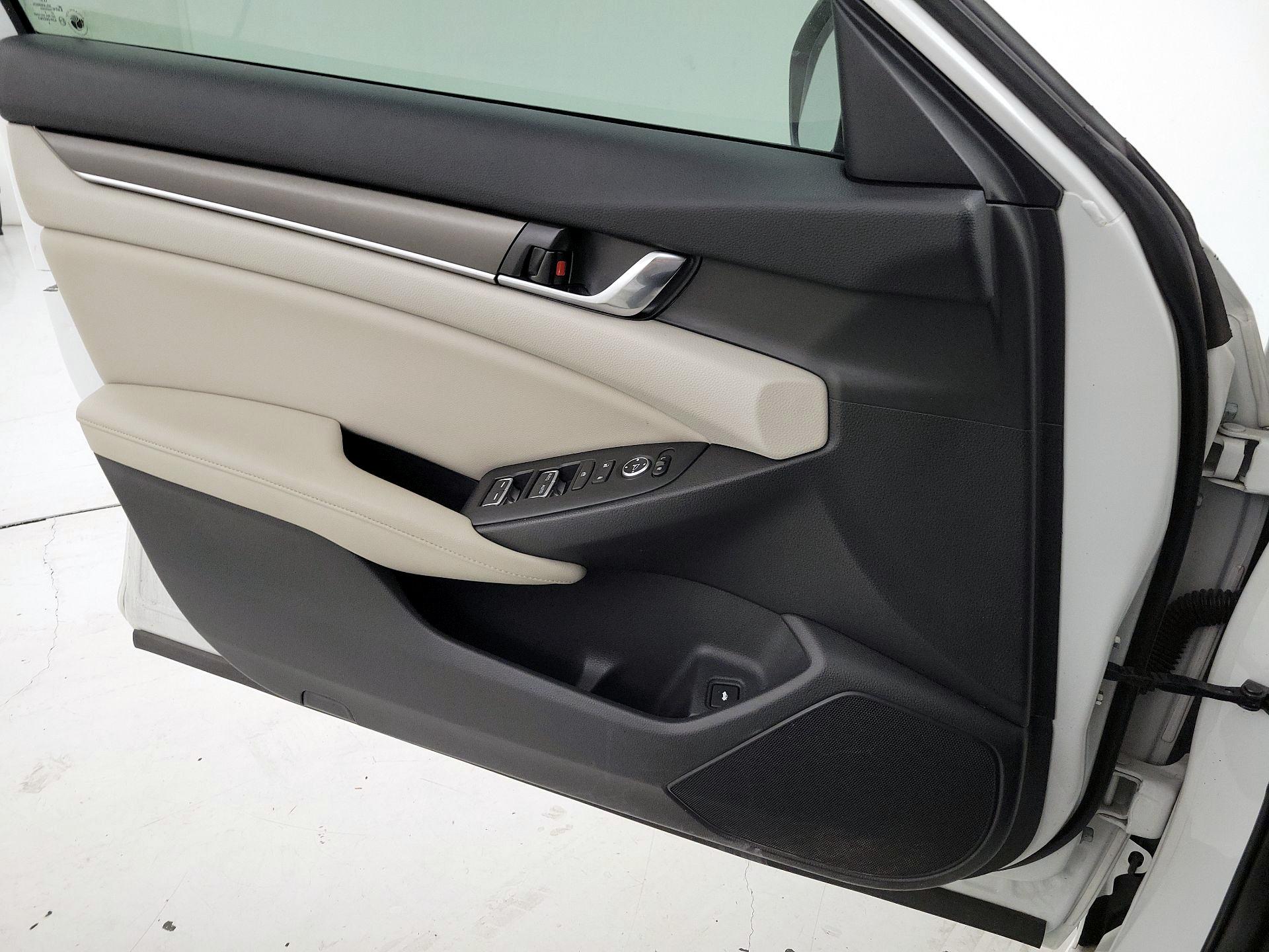 Thumbnail: 2019 Honda Accord - 12