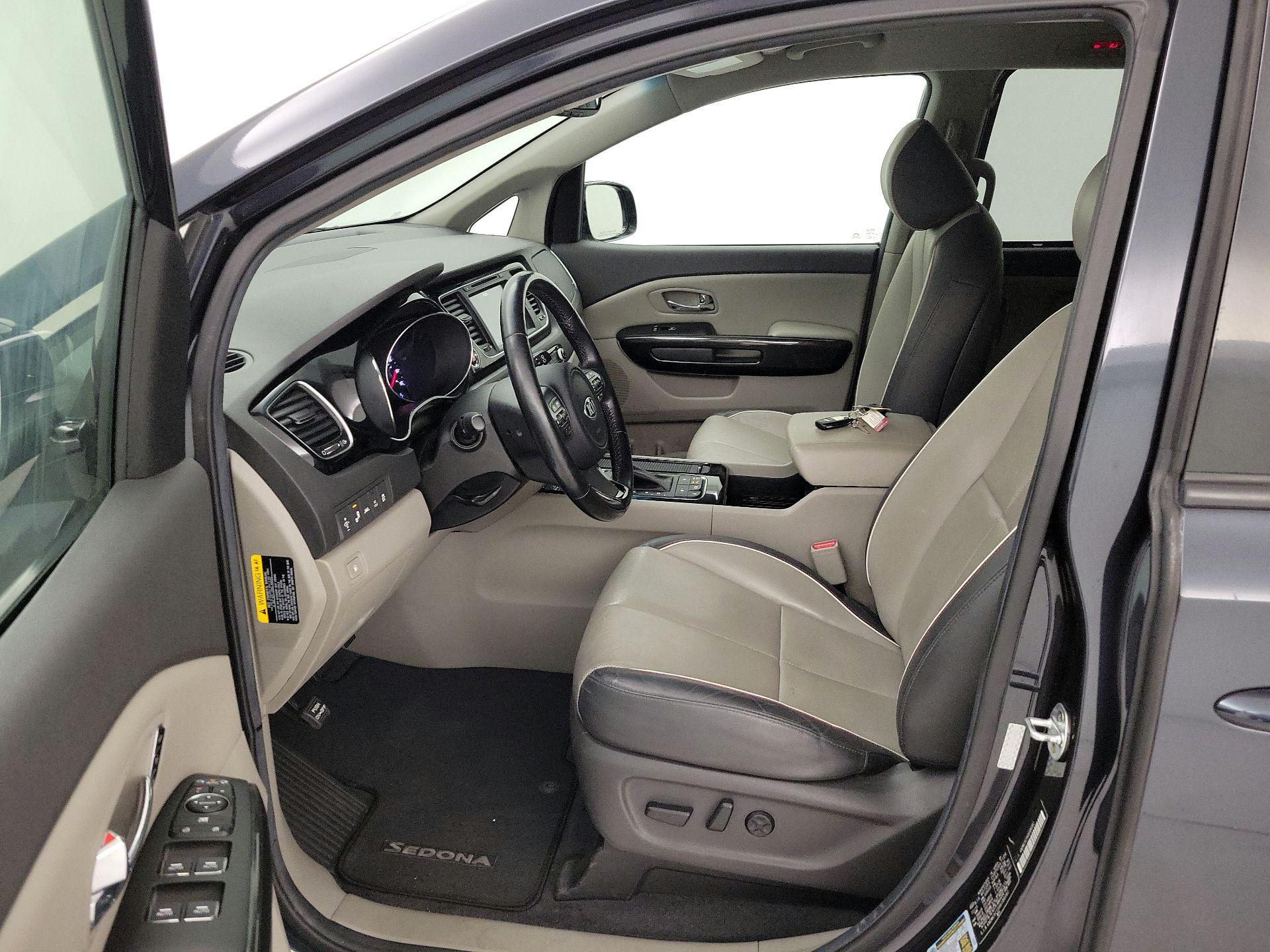 Thumbnail: 2016 Kia Sedona - 11