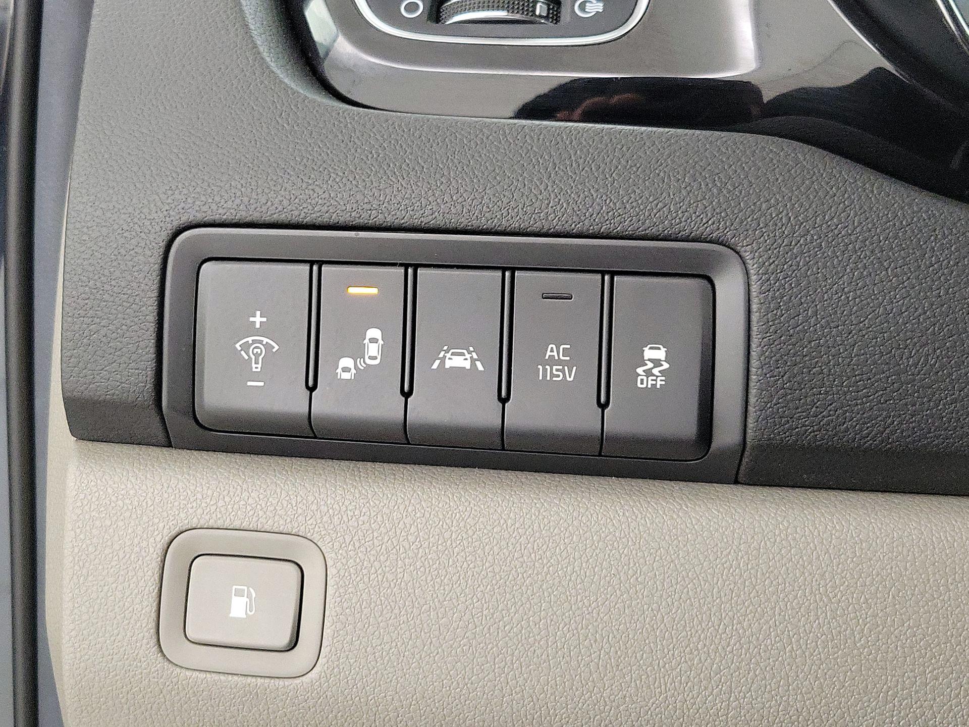 Thumbnail: 2016 Kia Sedona - 13