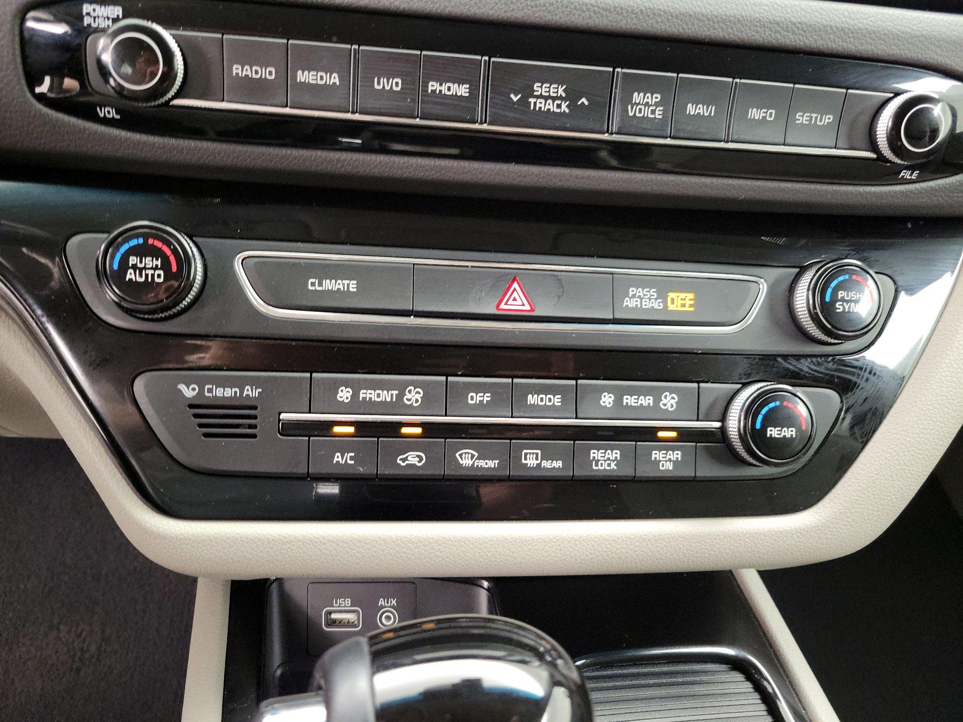 Thumbnail: 2016 Kia Sedona - 17
