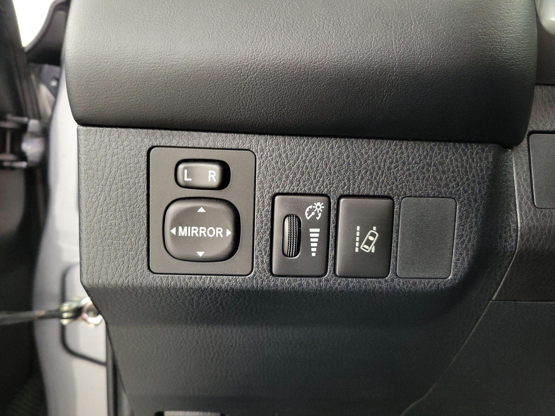 Thumbnail: 2017 Toyota RAV4 - 13