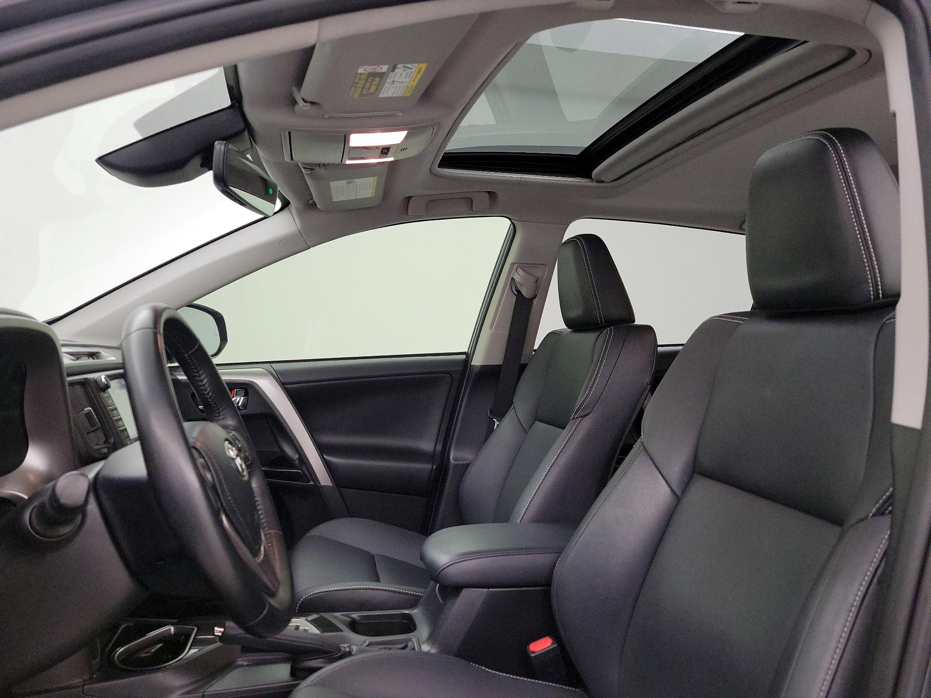 Thumbnail: 2017 Toyota RAV4 - 18