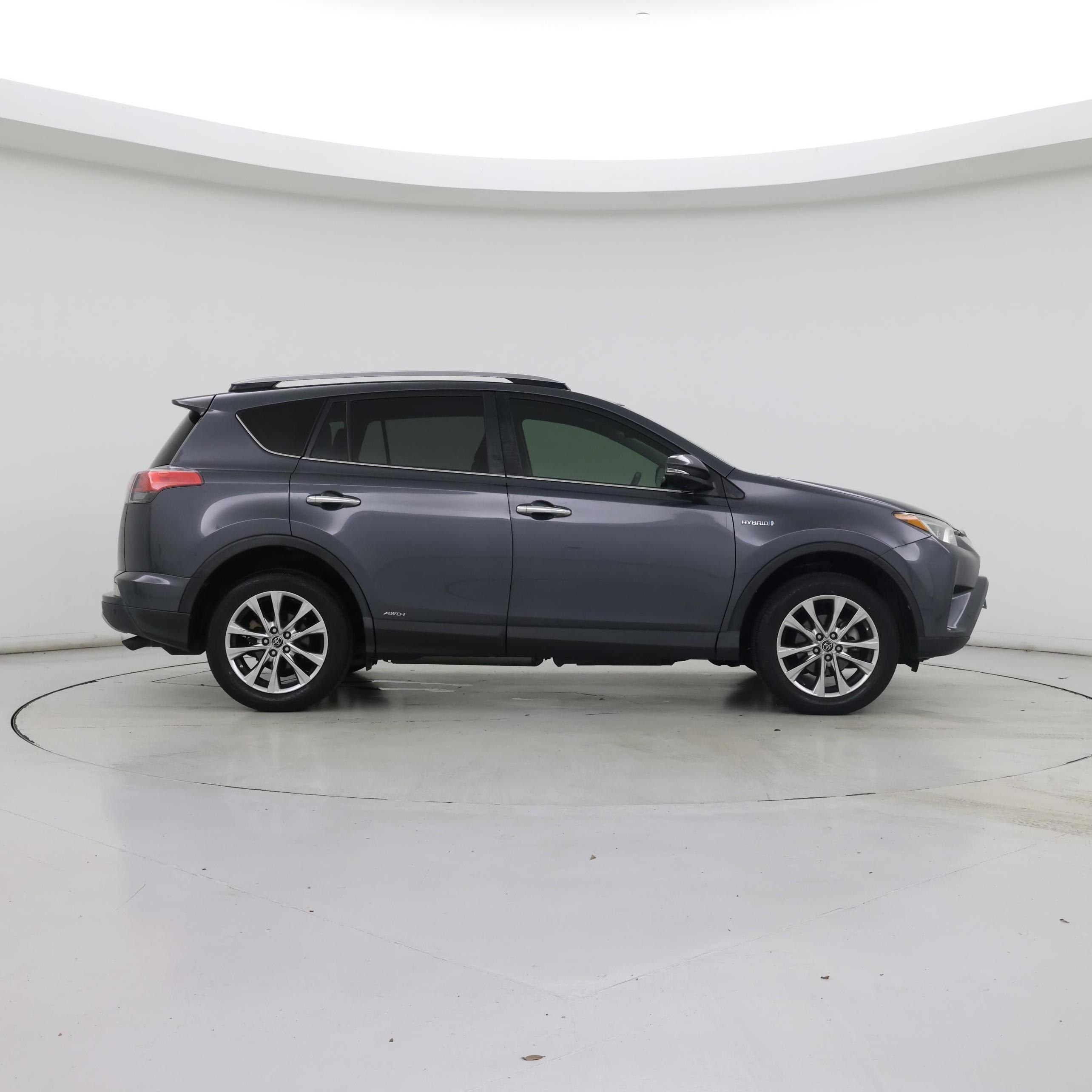 Thumbnail: 2017 Toyota RAV4 - 7
