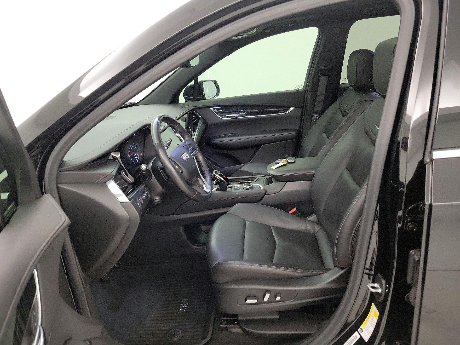 Thumbnail: 2020 Cadillac XT6 - 11