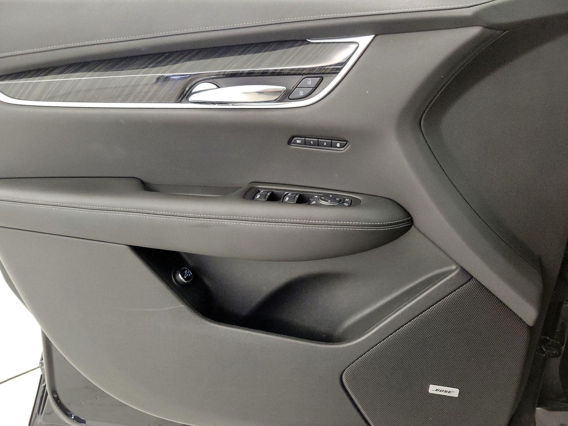 Thumbnail: 2020 Cadillac XT6 - 12