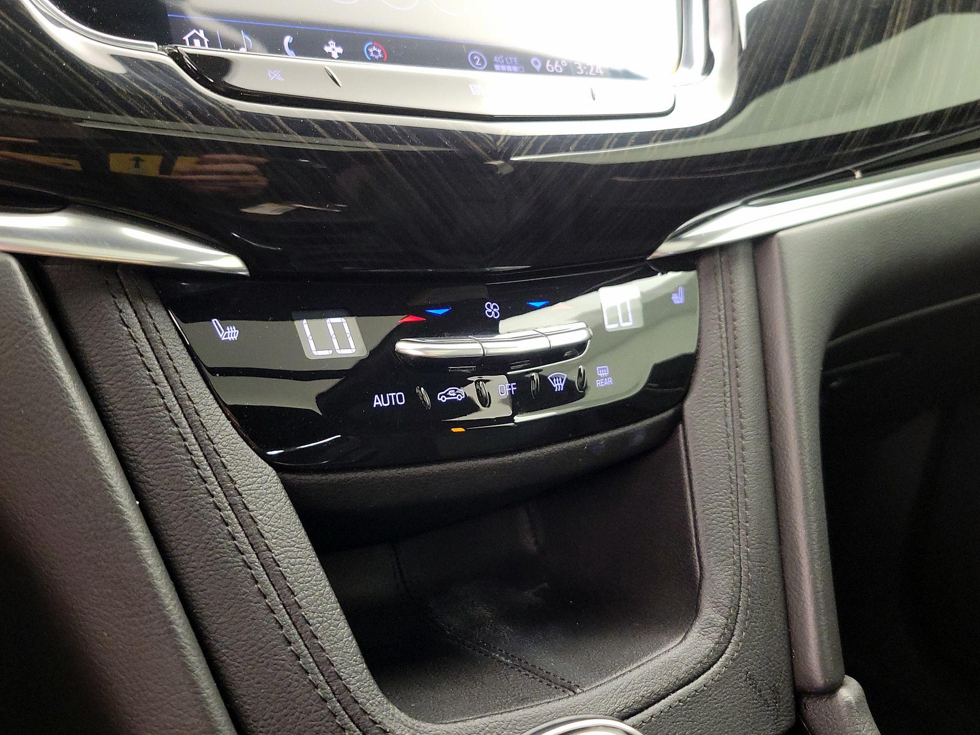 Thumbnail: 2020 Cadillac XT6 - 16