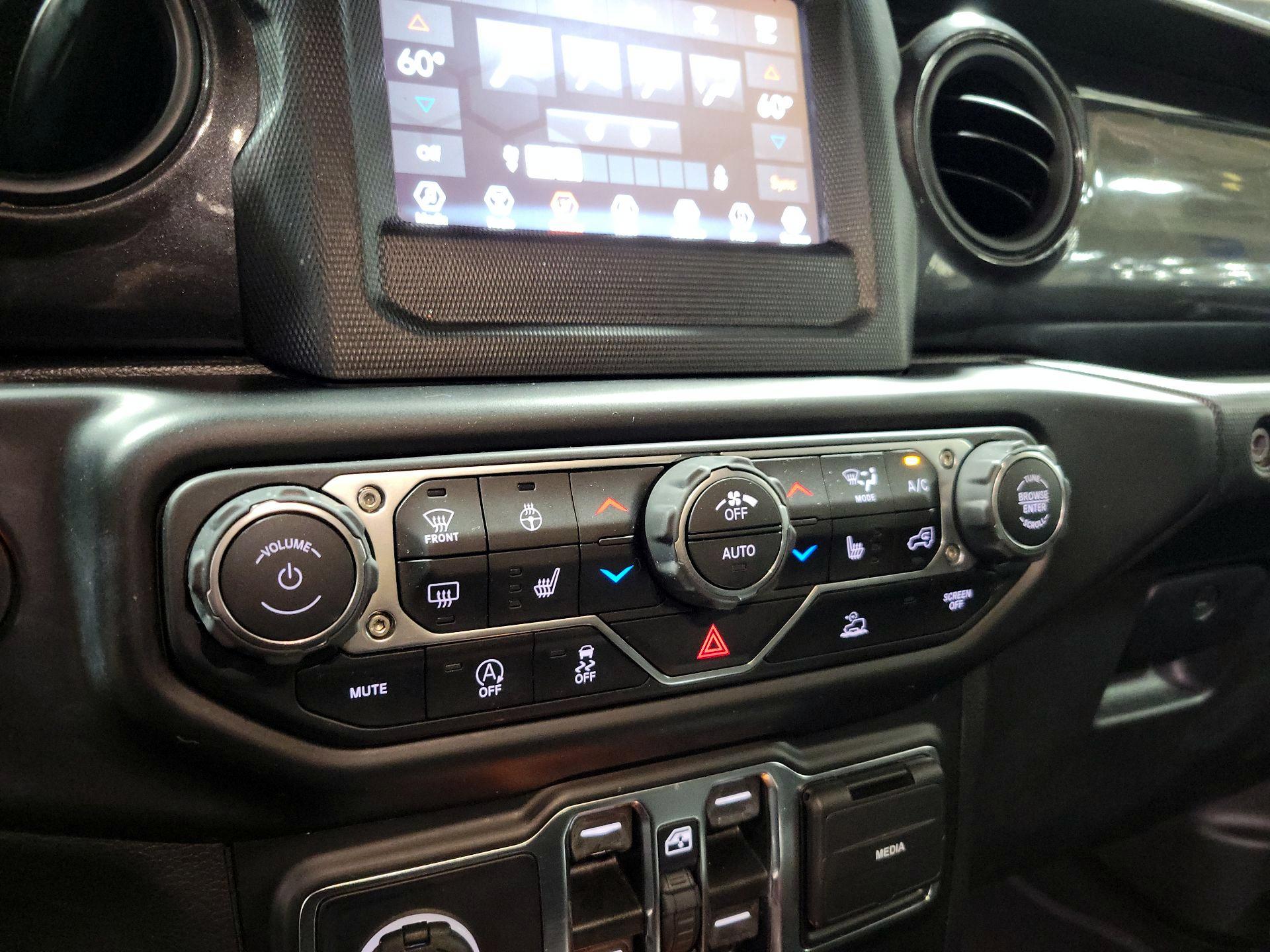 Thumbnail: 2022 Jeep Wrangler - 16
