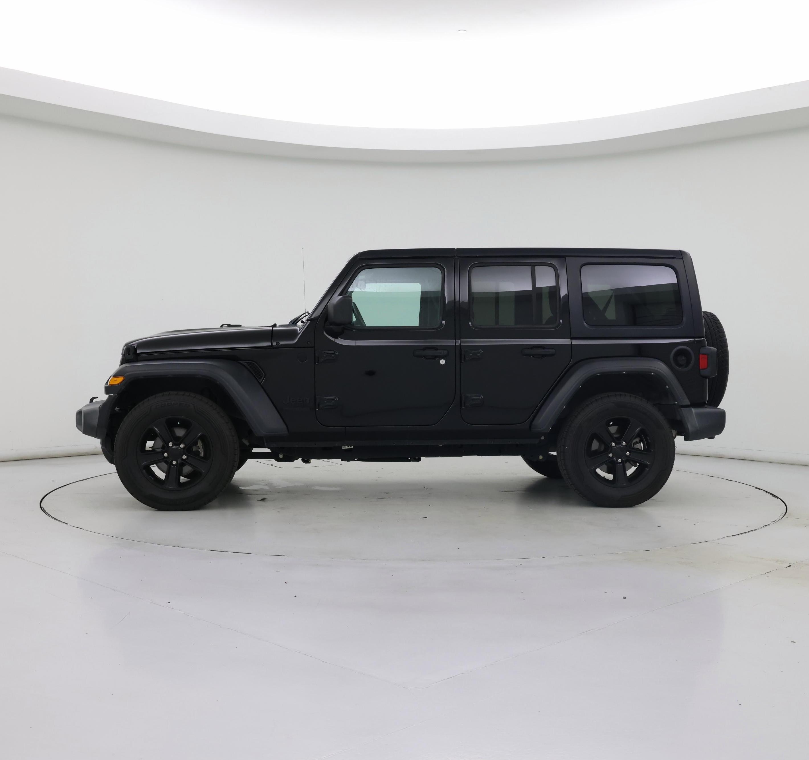 Thumbnail: 2022 Jeep Wrangler - 3