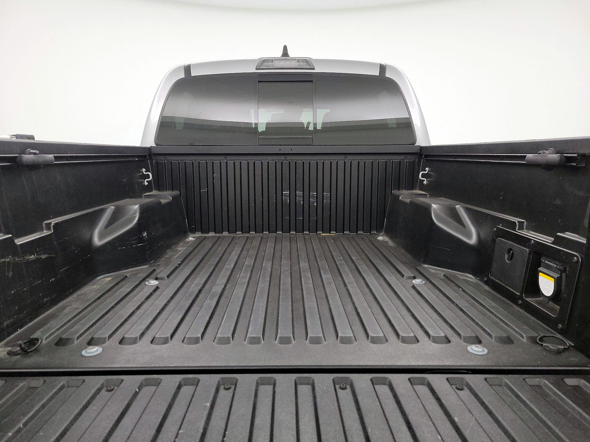 Thumbnail: 2020 Toyota Tacoma - 20