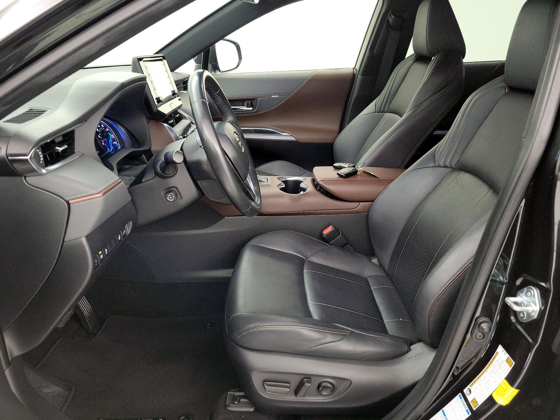 Thumbnail: 2021 Toyota Venza - 11