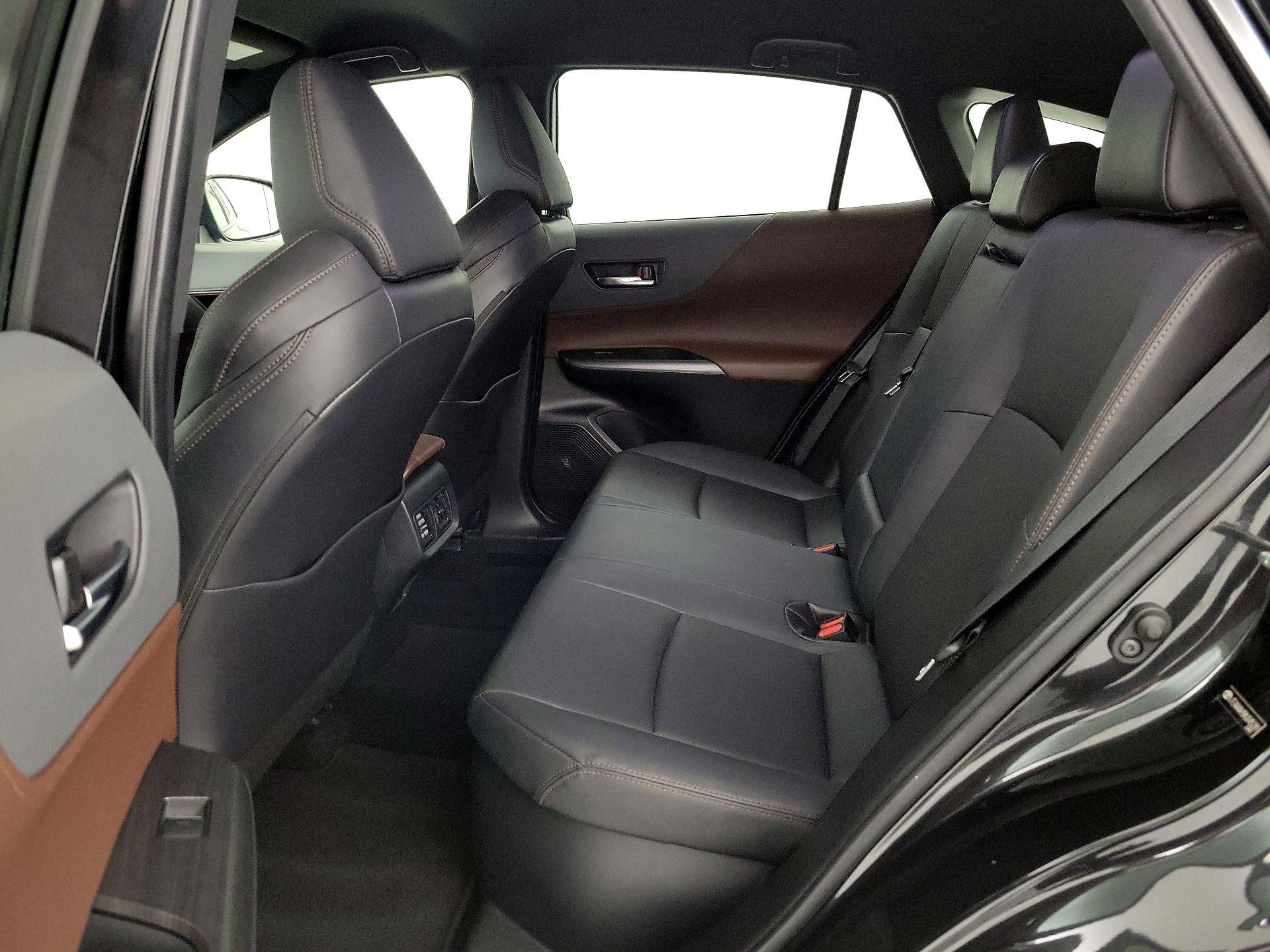 Thumbnail: 2021 Toyota Venza - 19