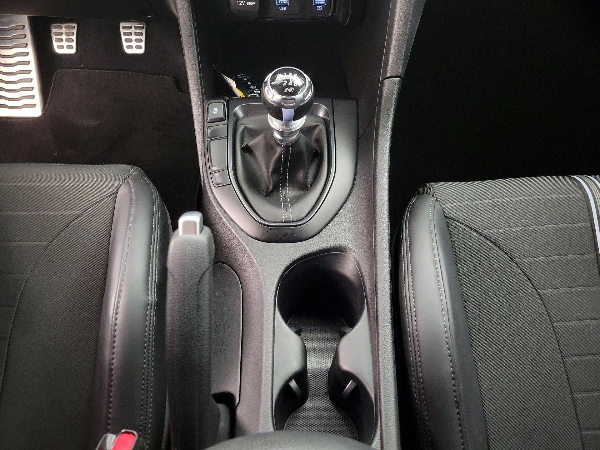Thumbnail: 2022 Hyundai Veloster - 18