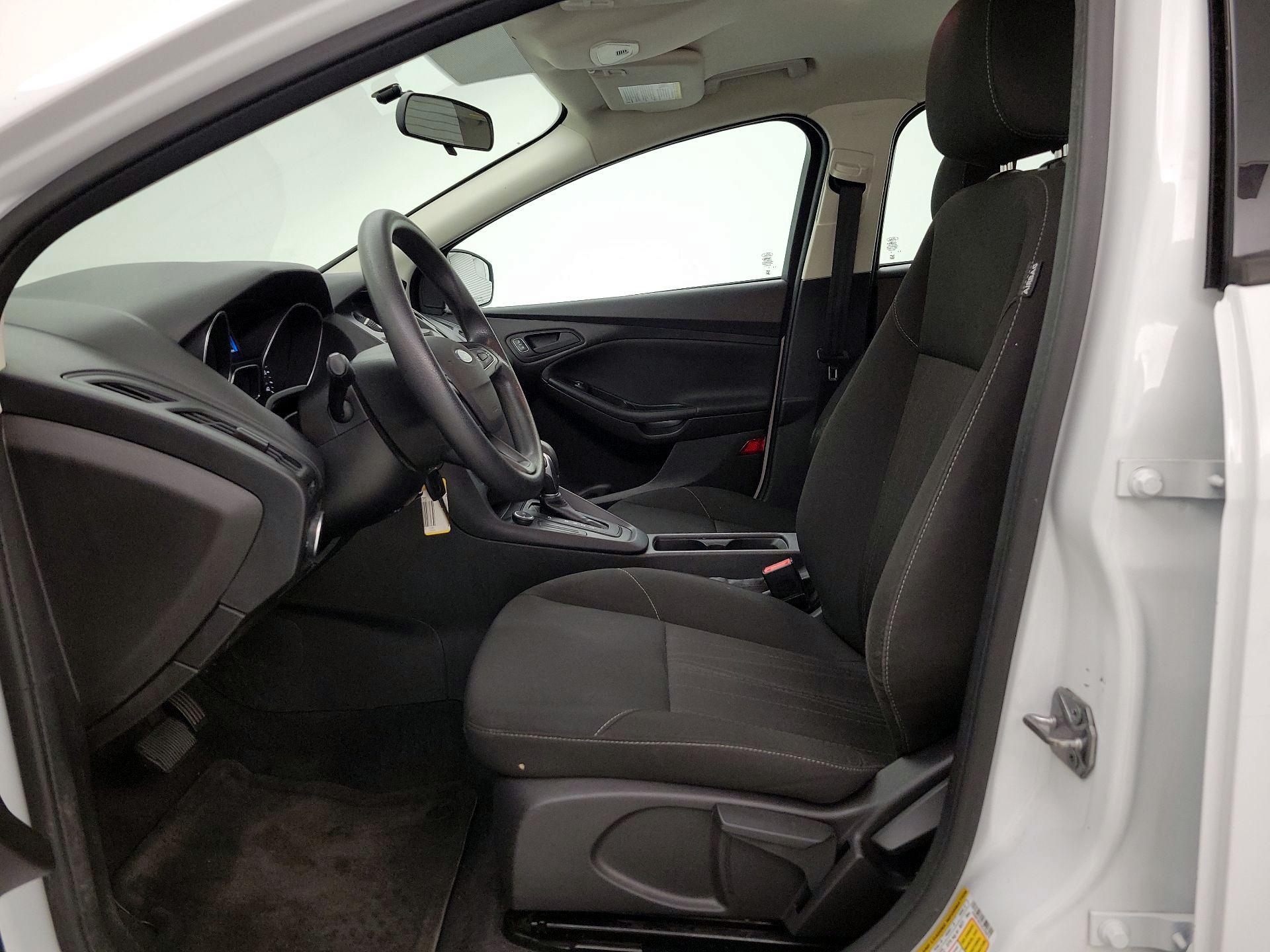 Thumbnail: 2016 Ford Focus - 11